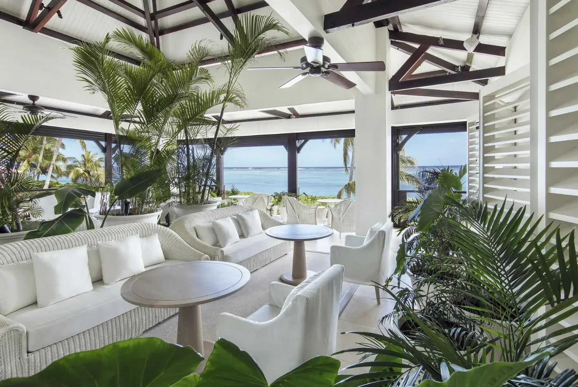 Lounge or bar in LUX* Le Morne Resort Lounge or bar in LUX* Le Morne Resort