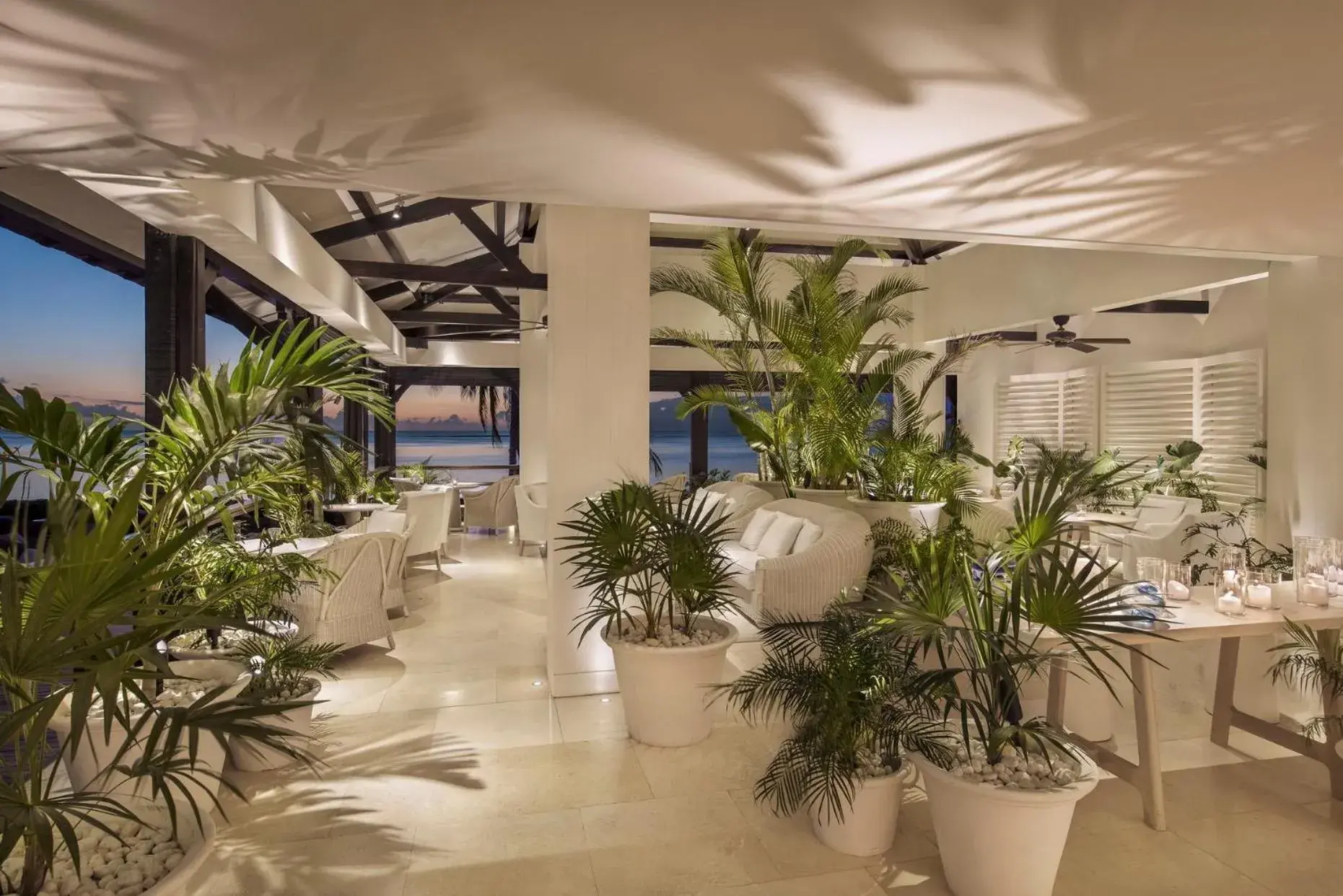 Lounge or bar in LUX* Le Morne Resort Lounge or bar in LUX* Le Morne Resort