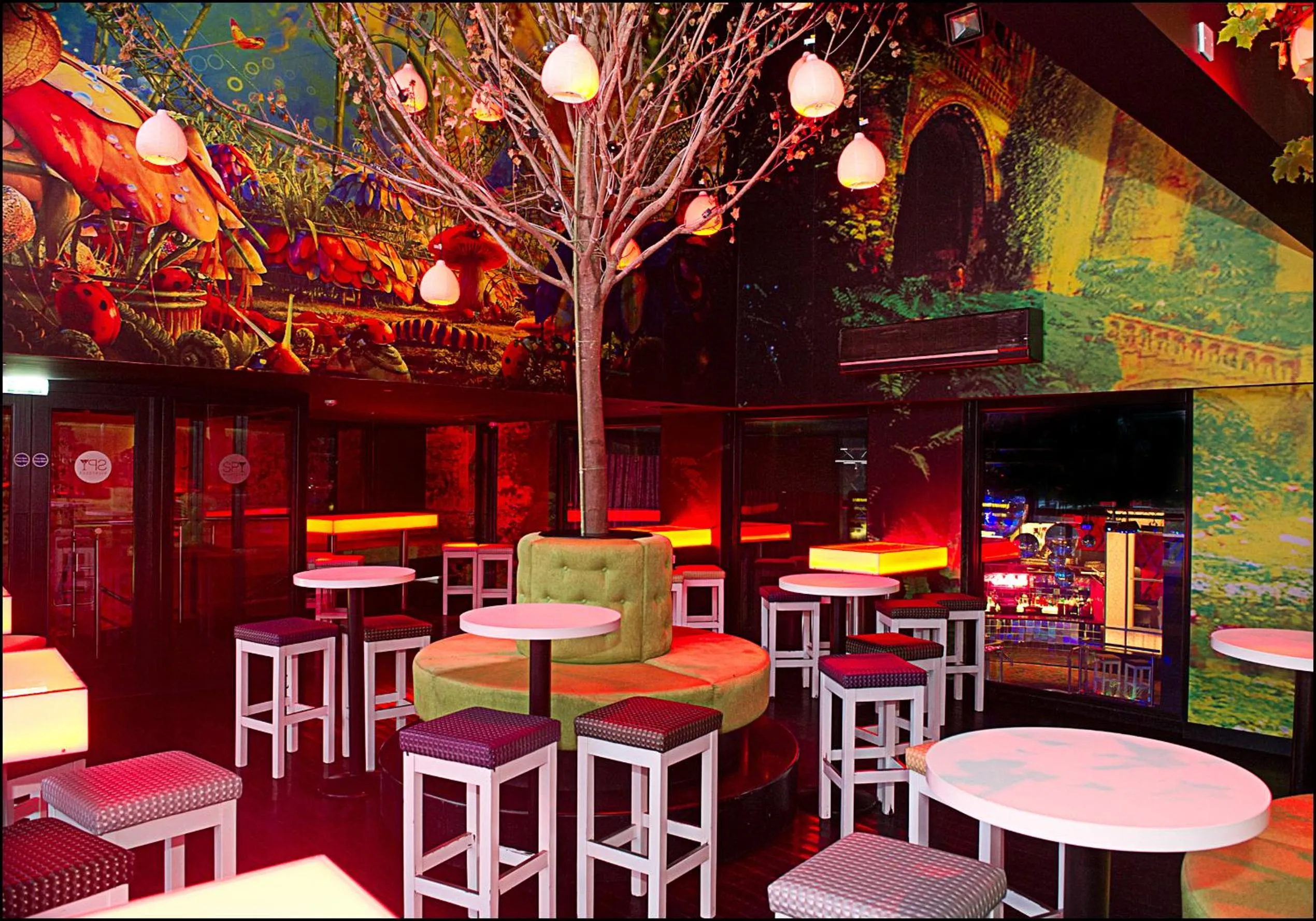 Nightclub / DJ in Westenra Arms Hotel