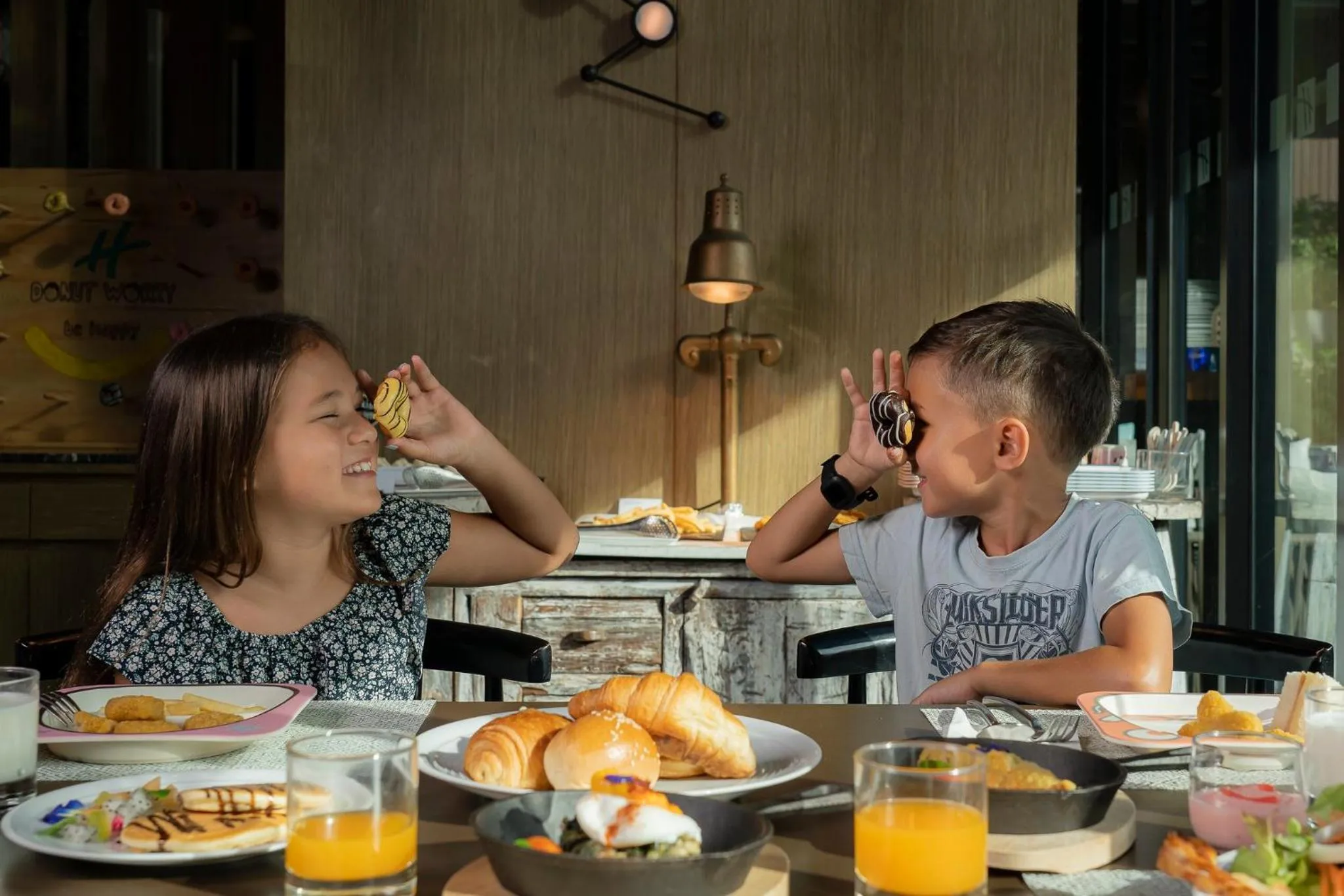 Restaurant/places to eat in Holiday Inn Resort Krabi Ao Nang Beach by IHG