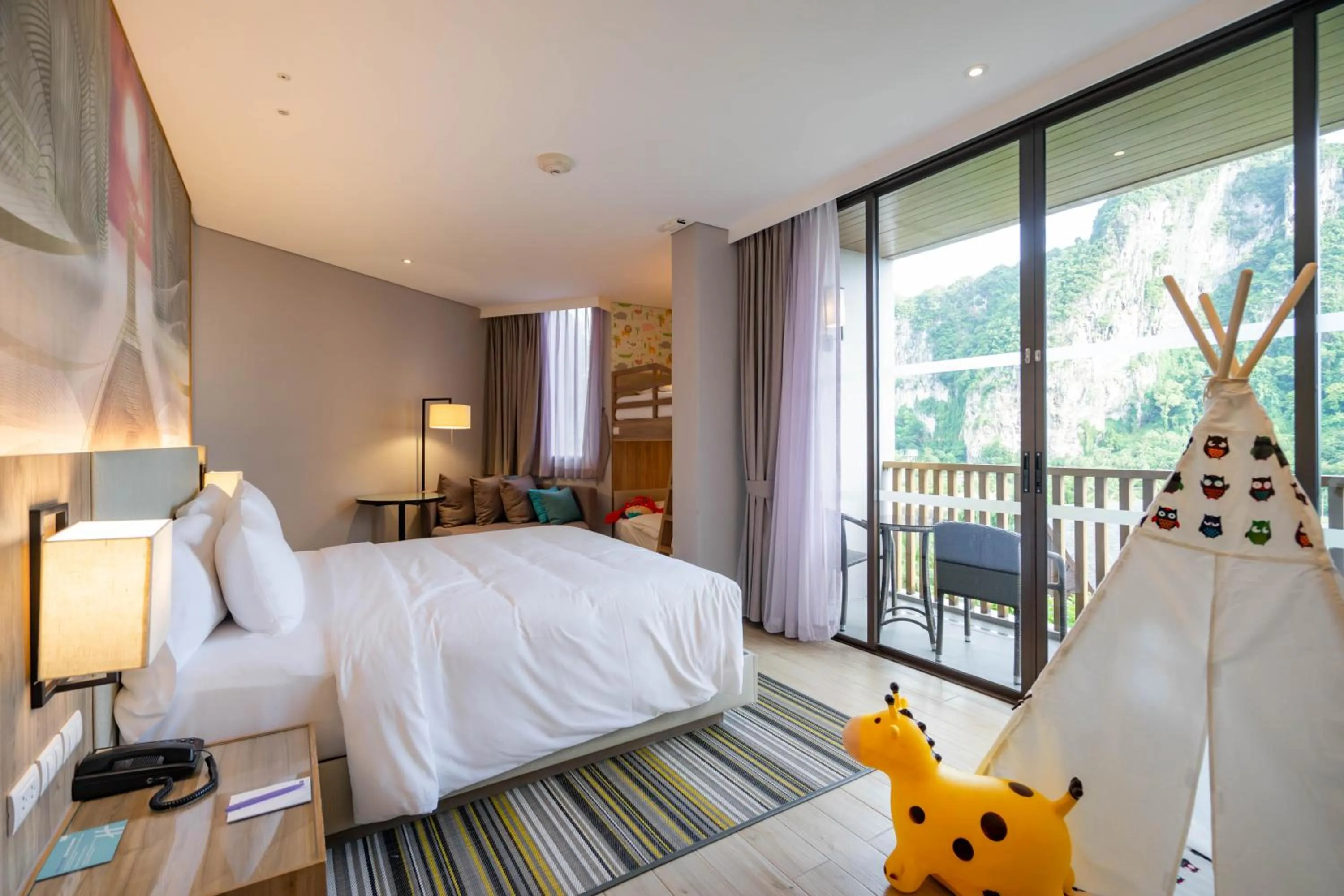 Family, Bed in Holiday Inn Resort Krabi Ao Nang Beach by IHG