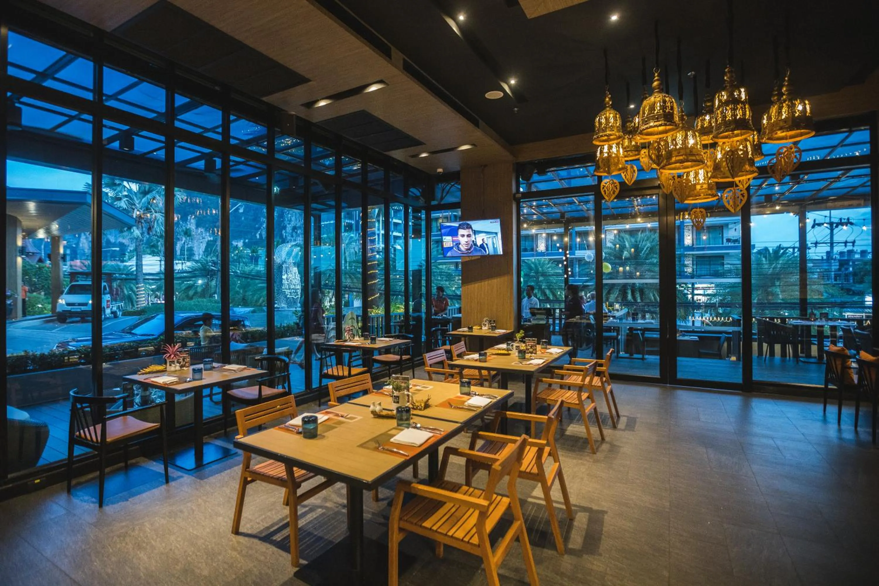 Restaurant/places to eat in Holiday Inn Resort Krabi Ao Nang Beach by IHG