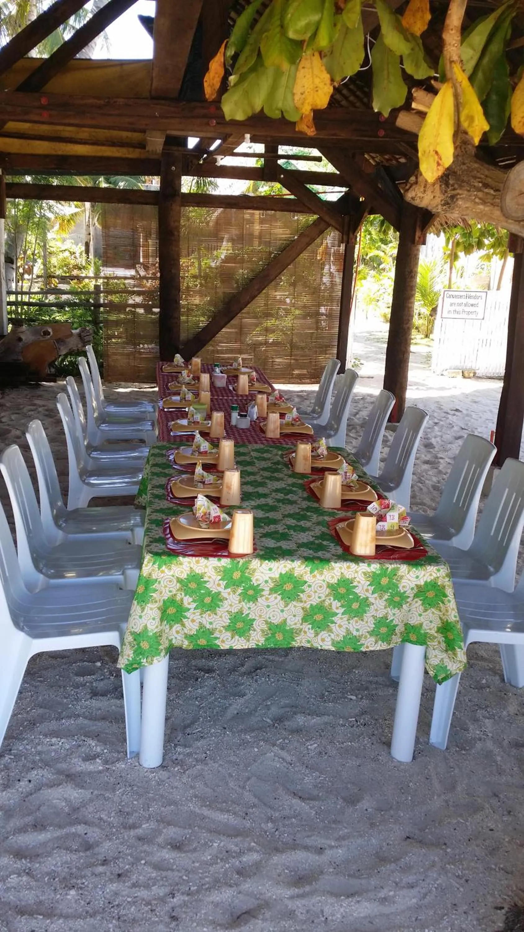 Restaurant/places to eat in AABANA Beach & Watersport Resort