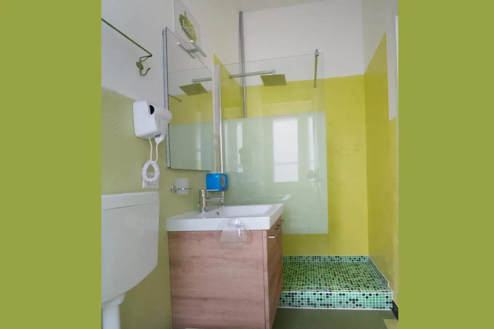 Bathroom in Milano Affittacamere Bathroom in Milano Affittacamere