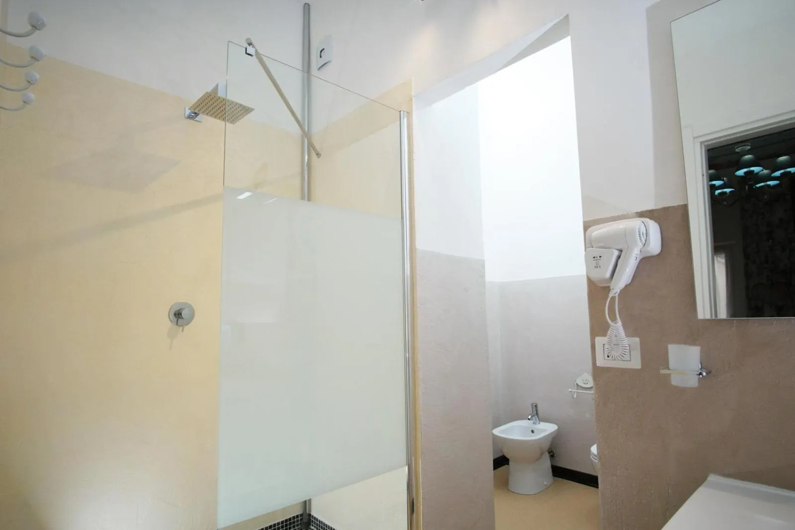 Bathroom in Milano Affittacamere