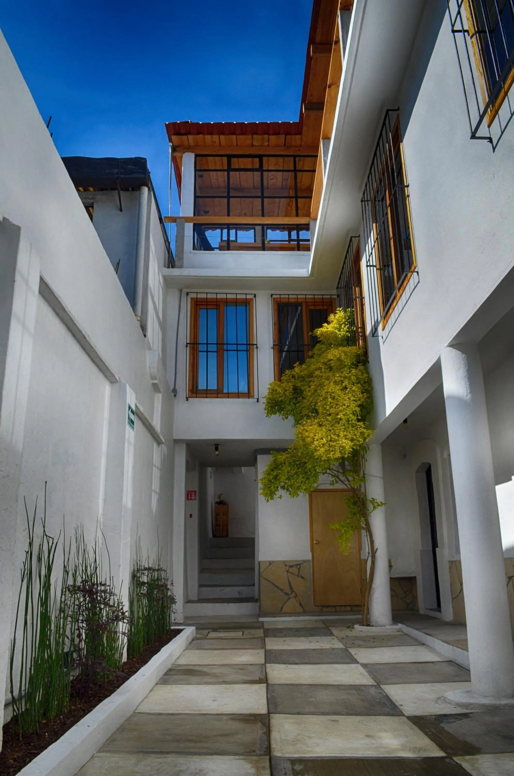 Facade/entrance in La Tozi Hotel