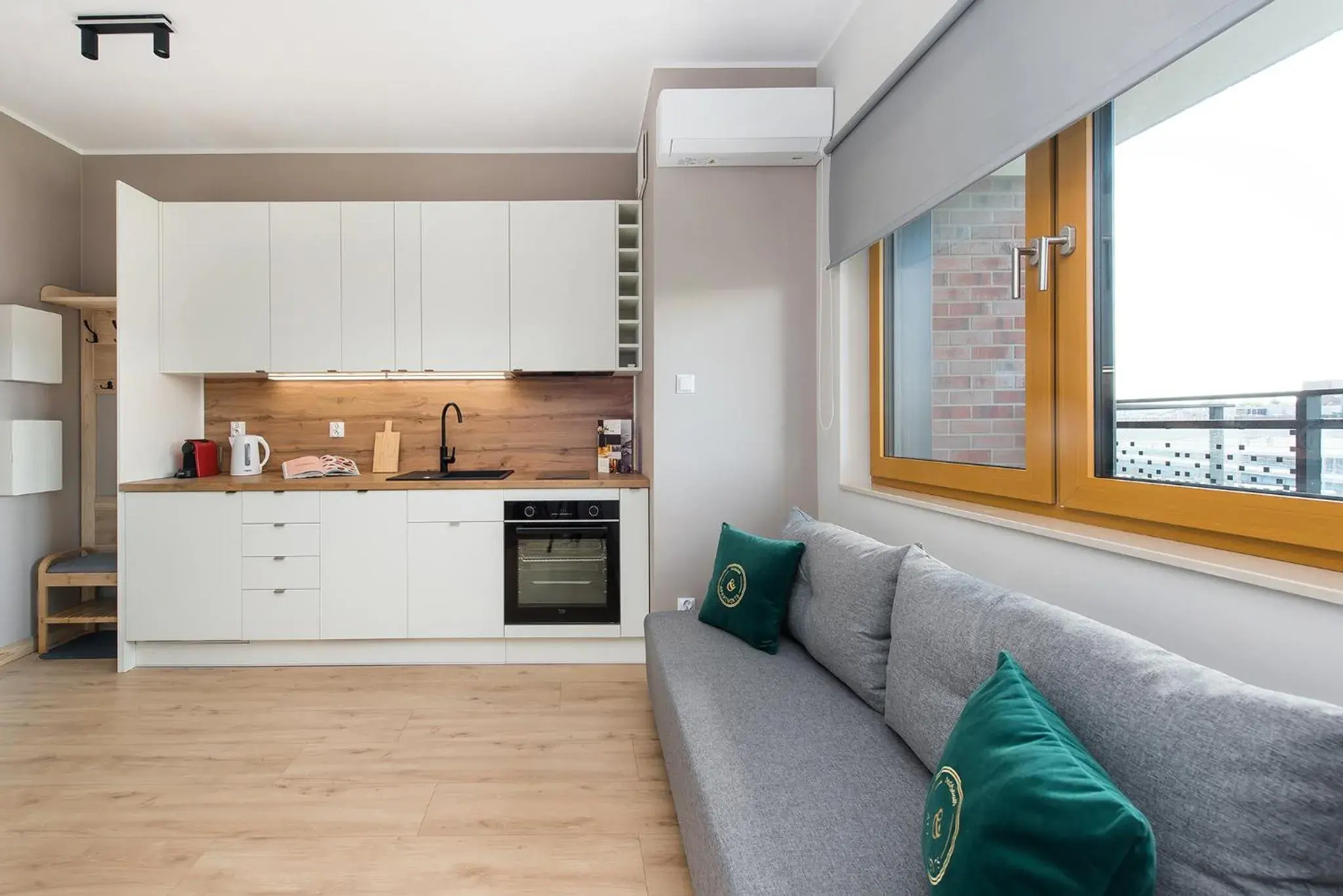 One-Bedroom Apartment with Balcony and City View in Bed&Bath Luxury Apartments One-Bedroom Apartment with Balcony and City View in Bed&Bath Luxury Apartments