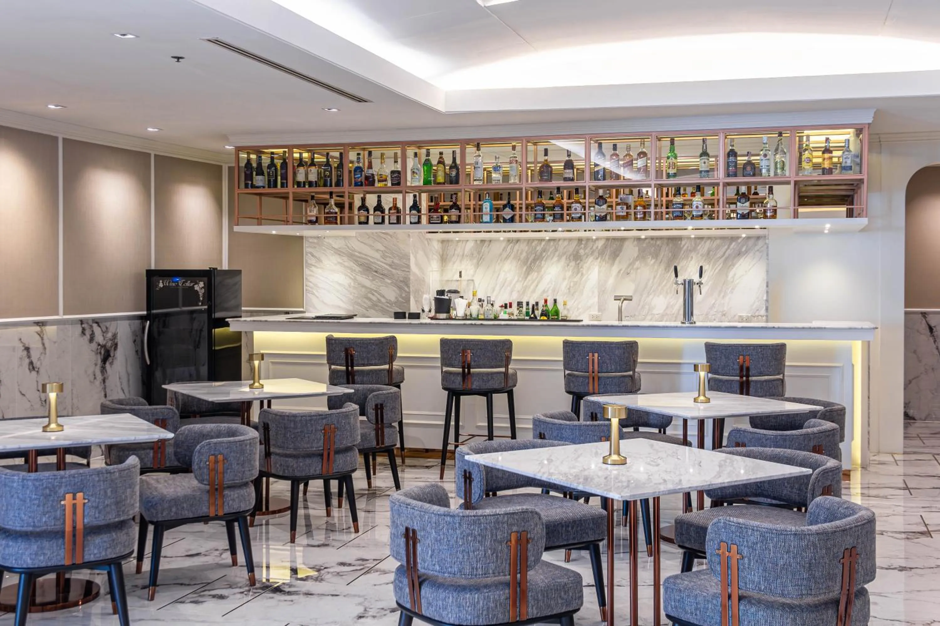 Restaurant/places to eat in Jasmine City Hotel