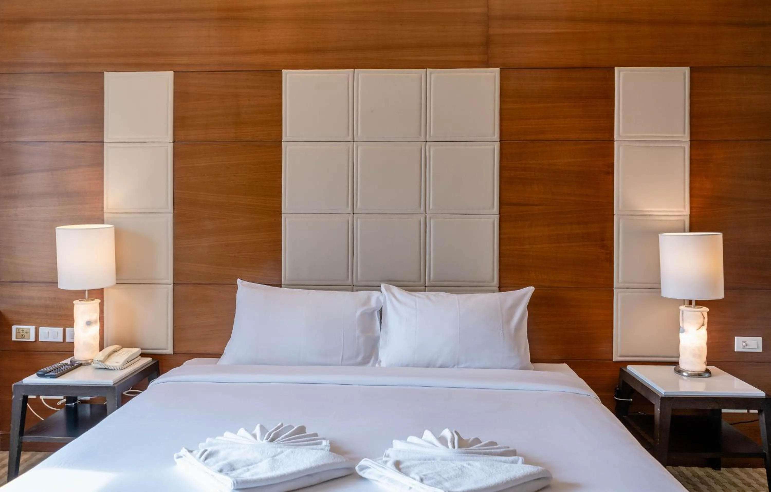 Bedroom, Bed in Jasmine City Hotel