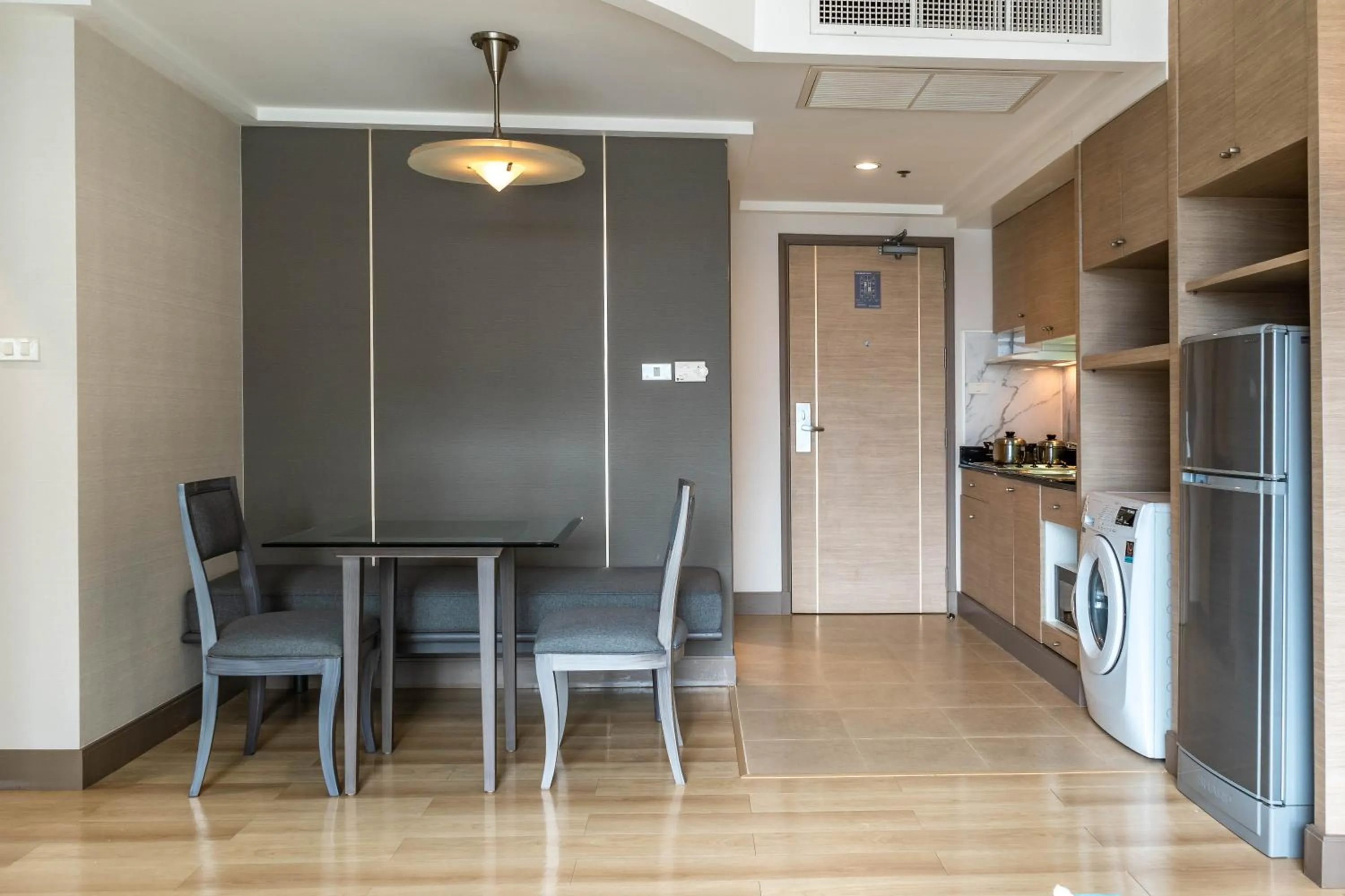 Kitchen or kitchenette in Jasmine City Hotel