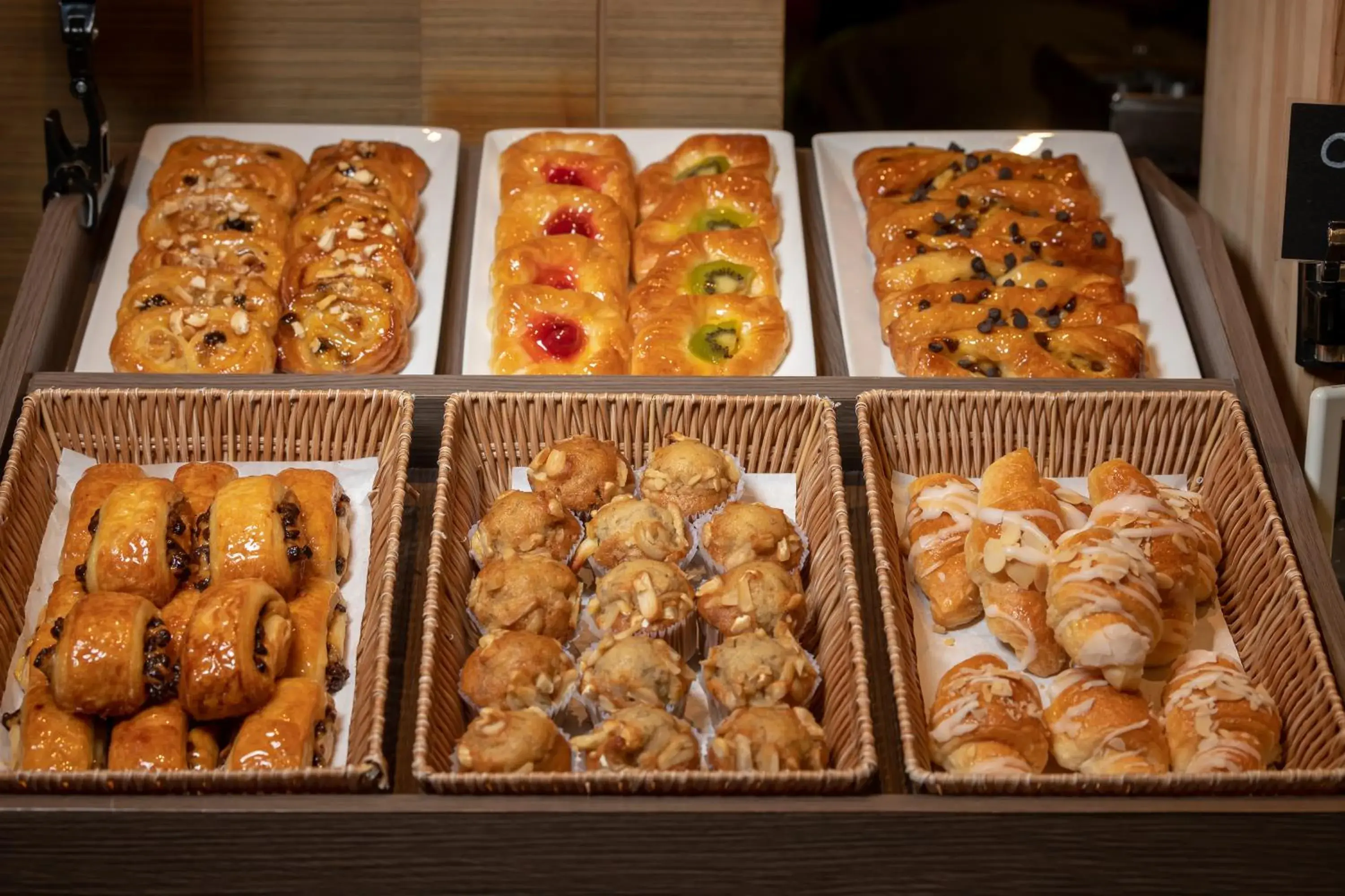 Buffet breakfast in Jasmine City Hotel Buffet breakfast in Jasmine City Hotel