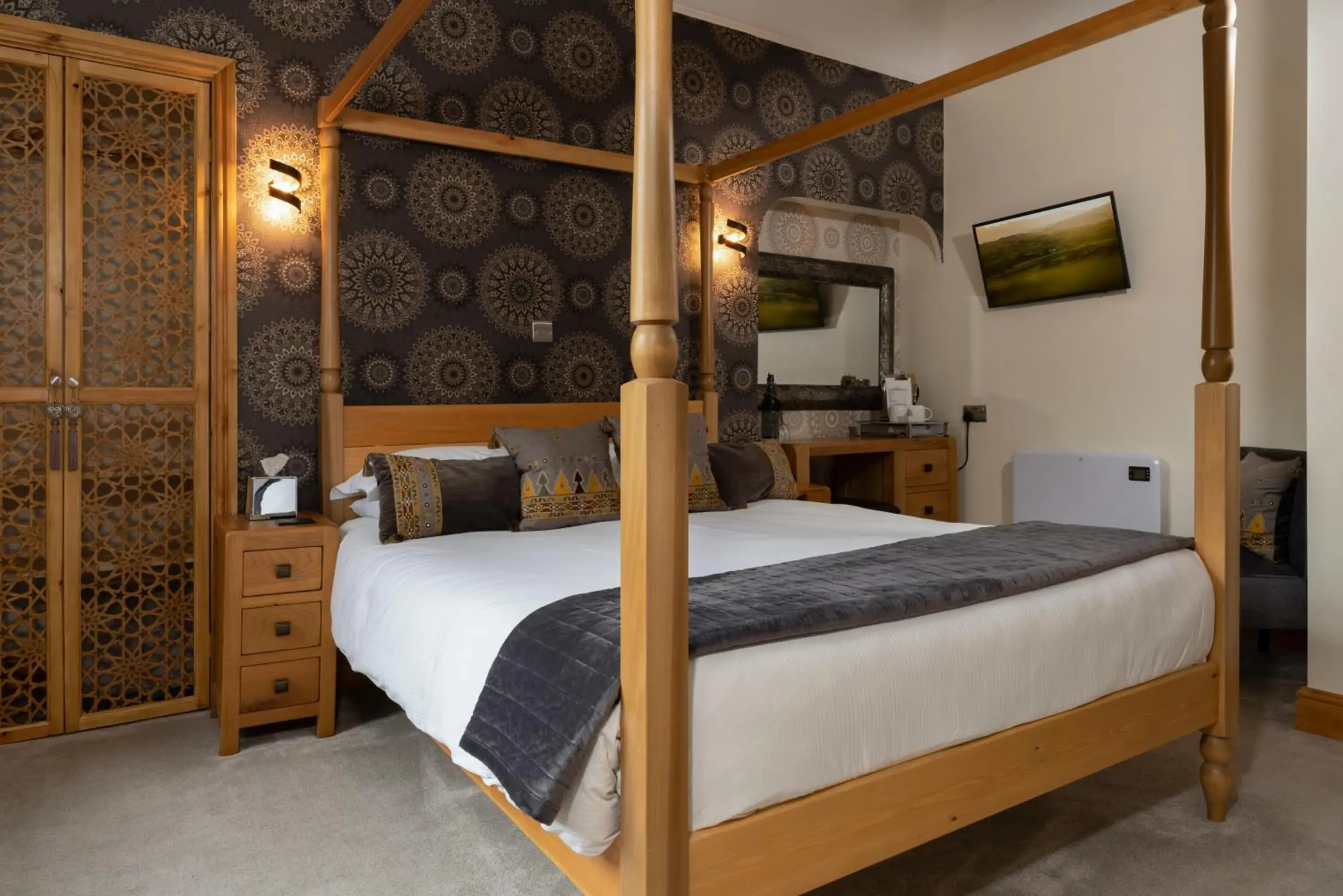 King Room with Four Poster Bed in Melrose Guesthouse King Room with Four Poster Bed in Melrose Guesthouse