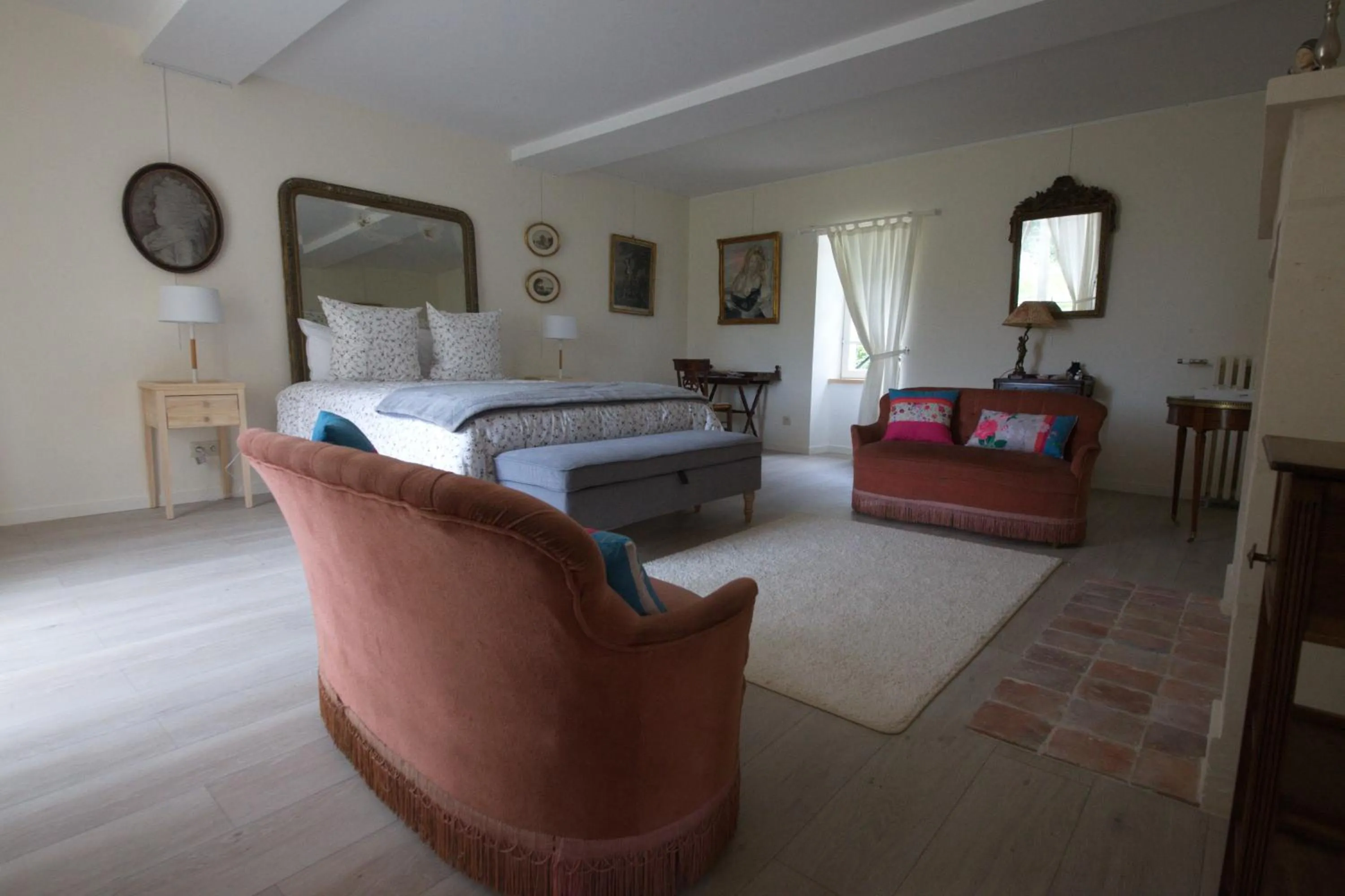 Photo of the whole room, Bed in Le Manoir du Ribardon
