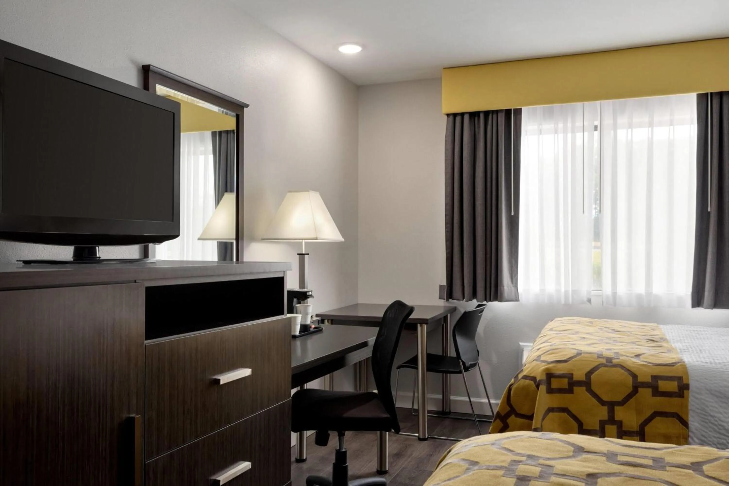 Photo of the whole room, Bed in Baymont by Wyndham Branford/New Haven