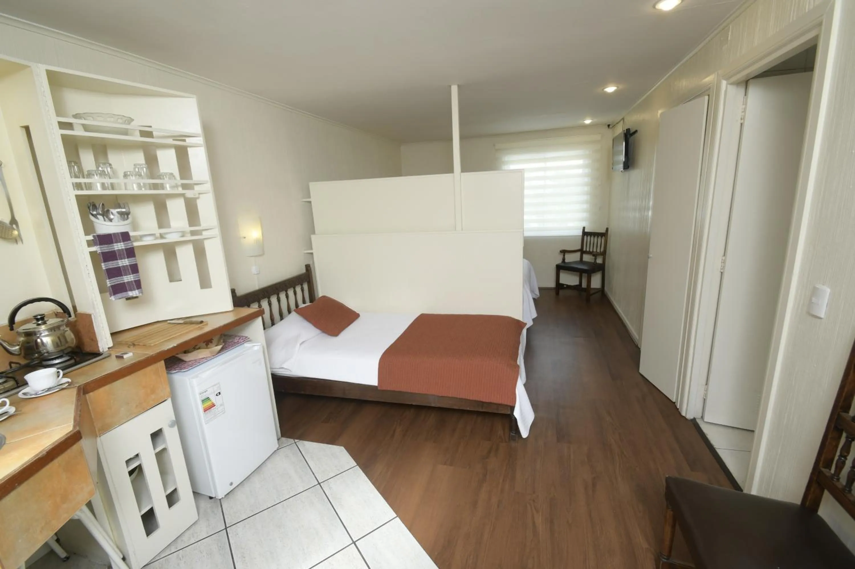 Kitchen or kitchenette, Bed in Dptos Castelar