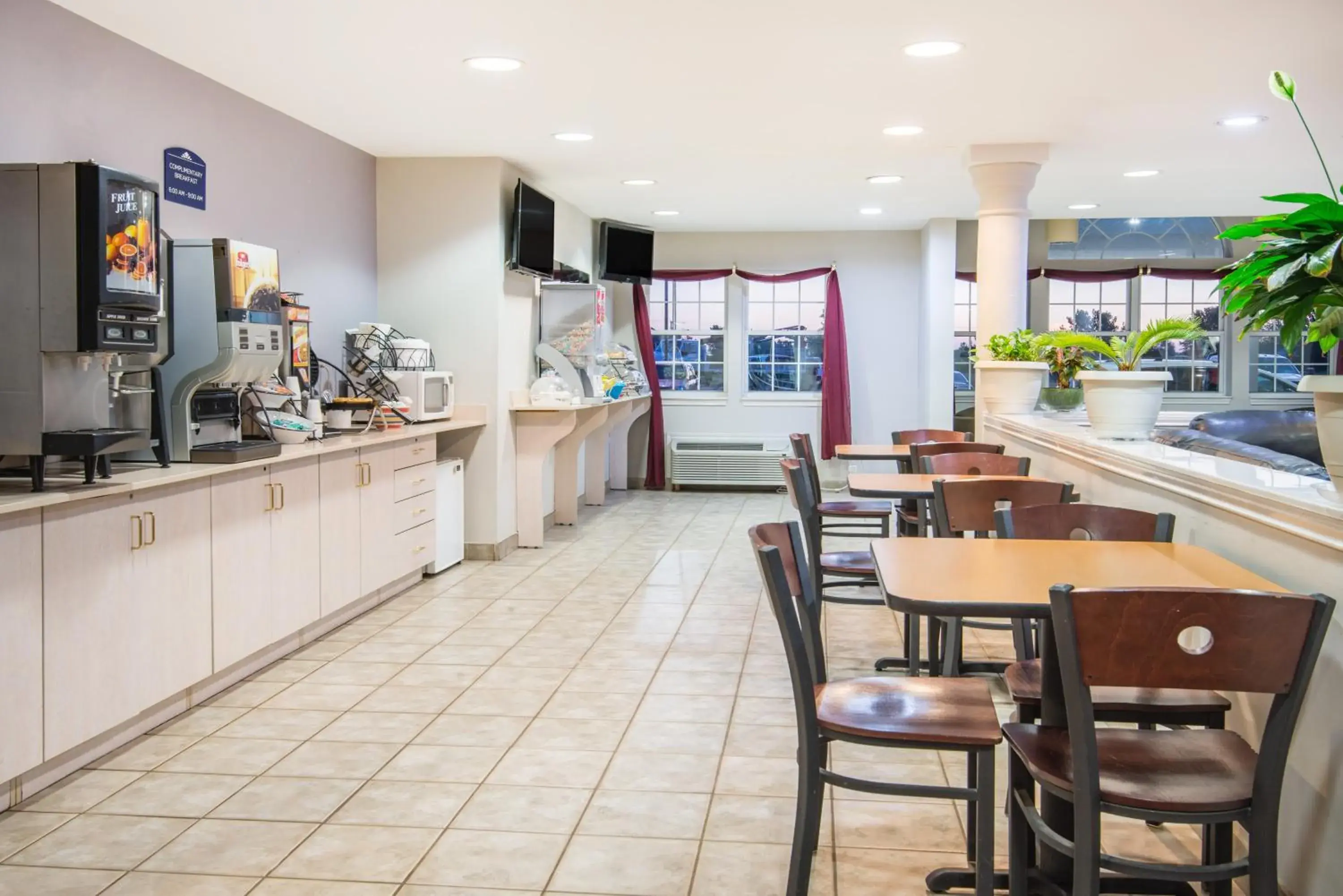 Food and drinks in Microtel Inn & Suites Claremore Route 66 Food and drinks in Microtel Inn & Suites Claremore Route 66