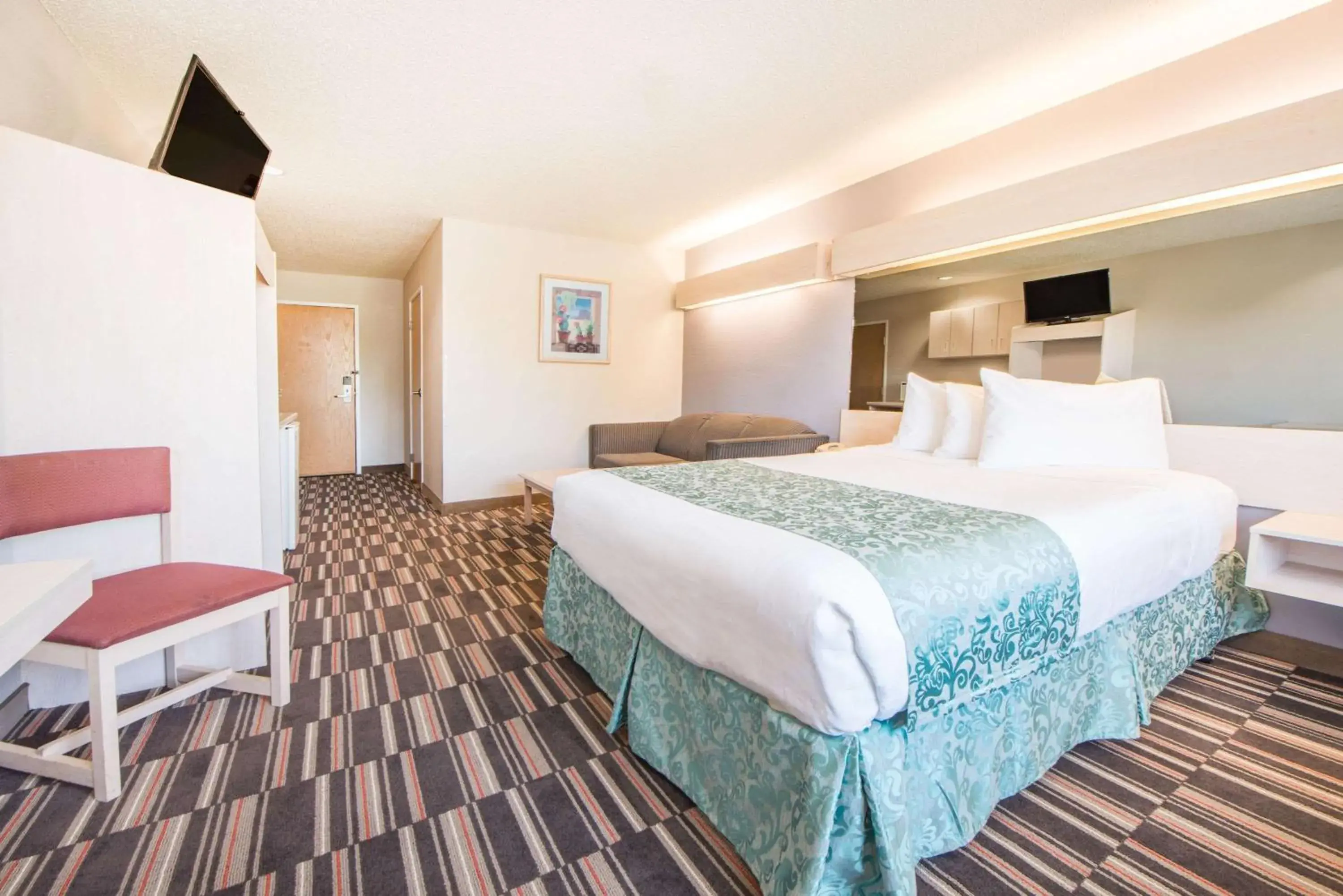 Photo of the whole room, Bed in Microtel Inn & Suites Claremore Route 66 Photo of the whole room, Bed in Microtel Inn & Suites Claremore Route 66