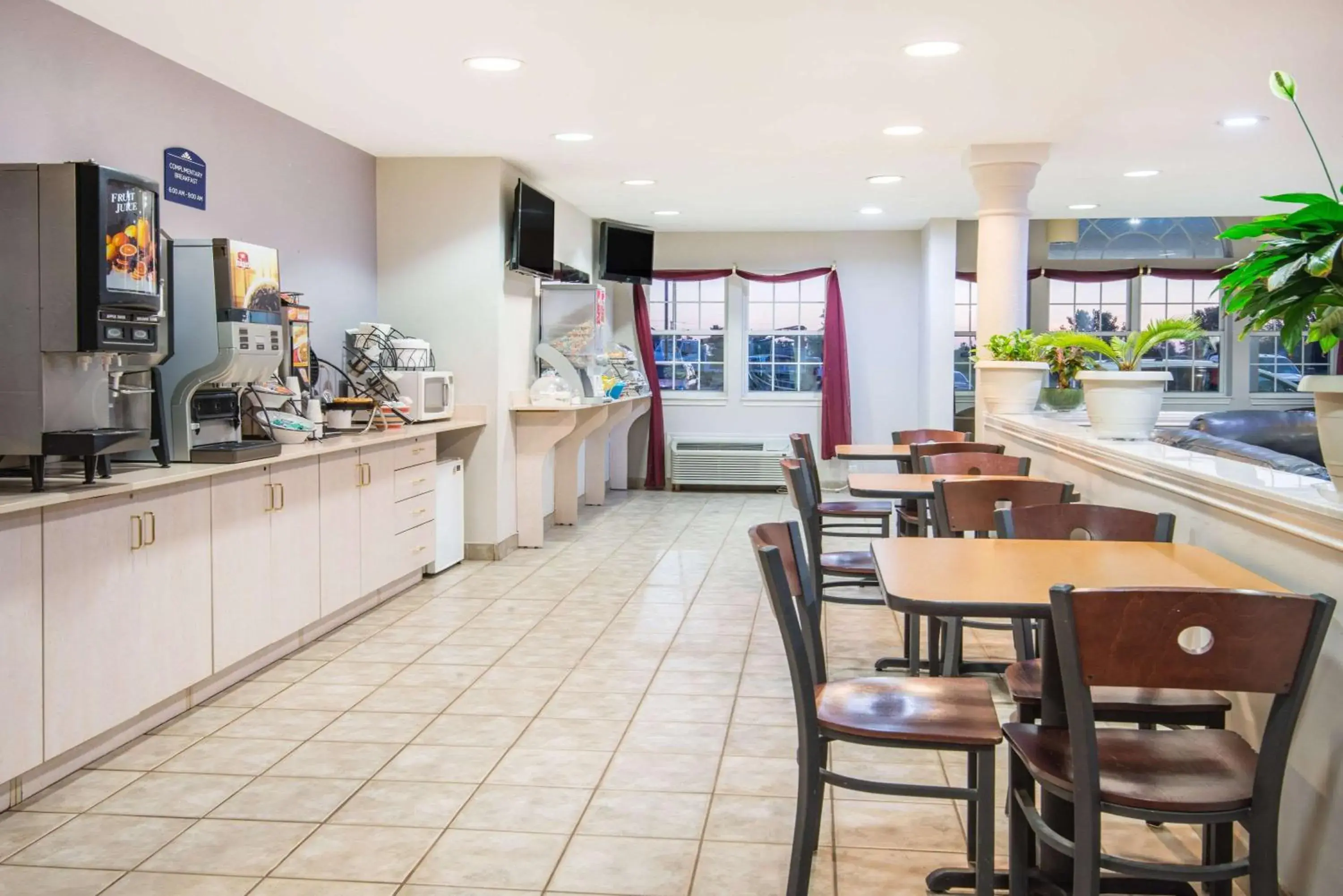 Restaurant/places to eat in Microtel Inn & Suites Claremore Route 66 Restaurant/places to eat in Microtel Inn & Suites Claremore Route 66