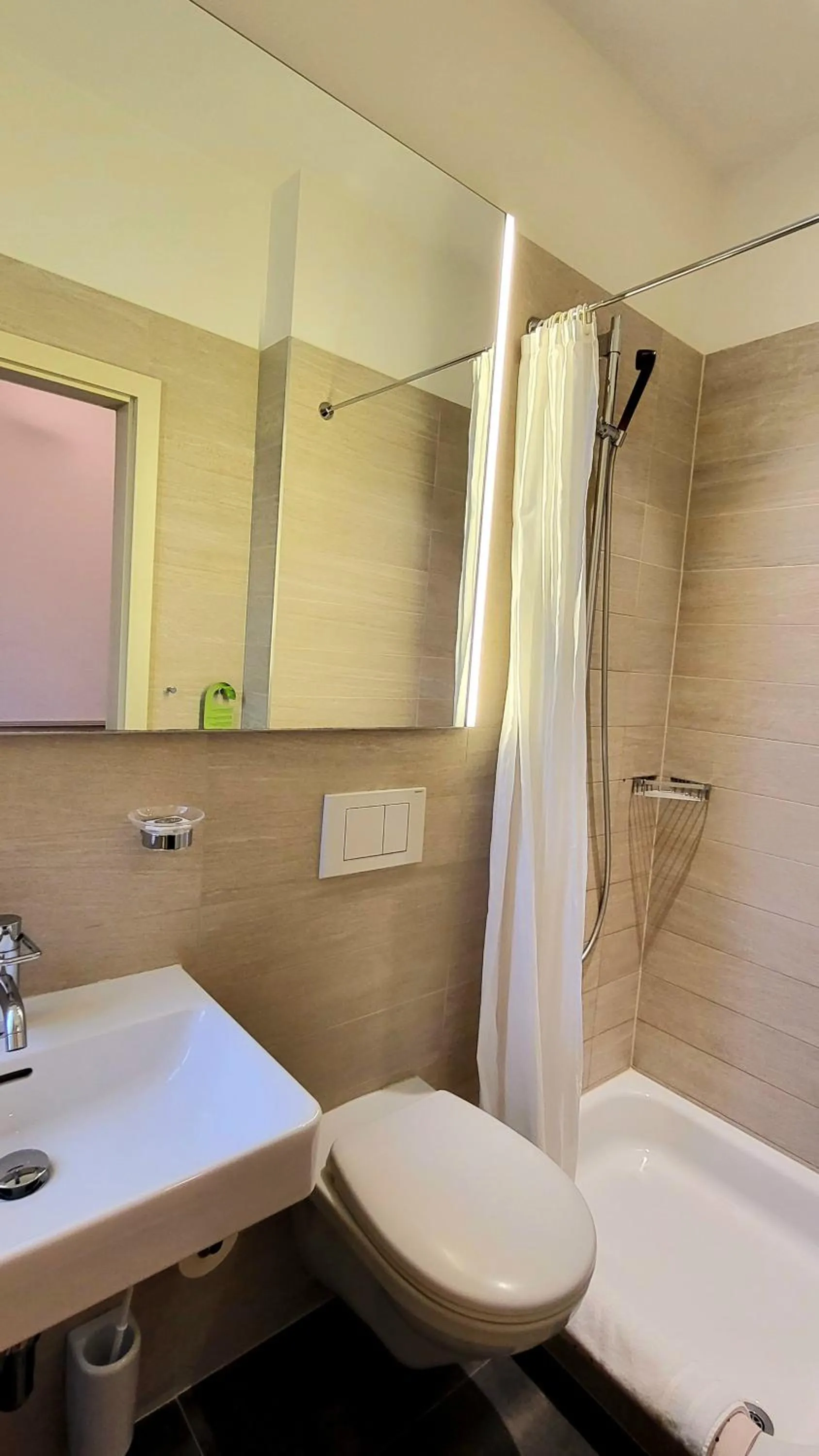 Shower in Hotel Pestalozzi Lugano