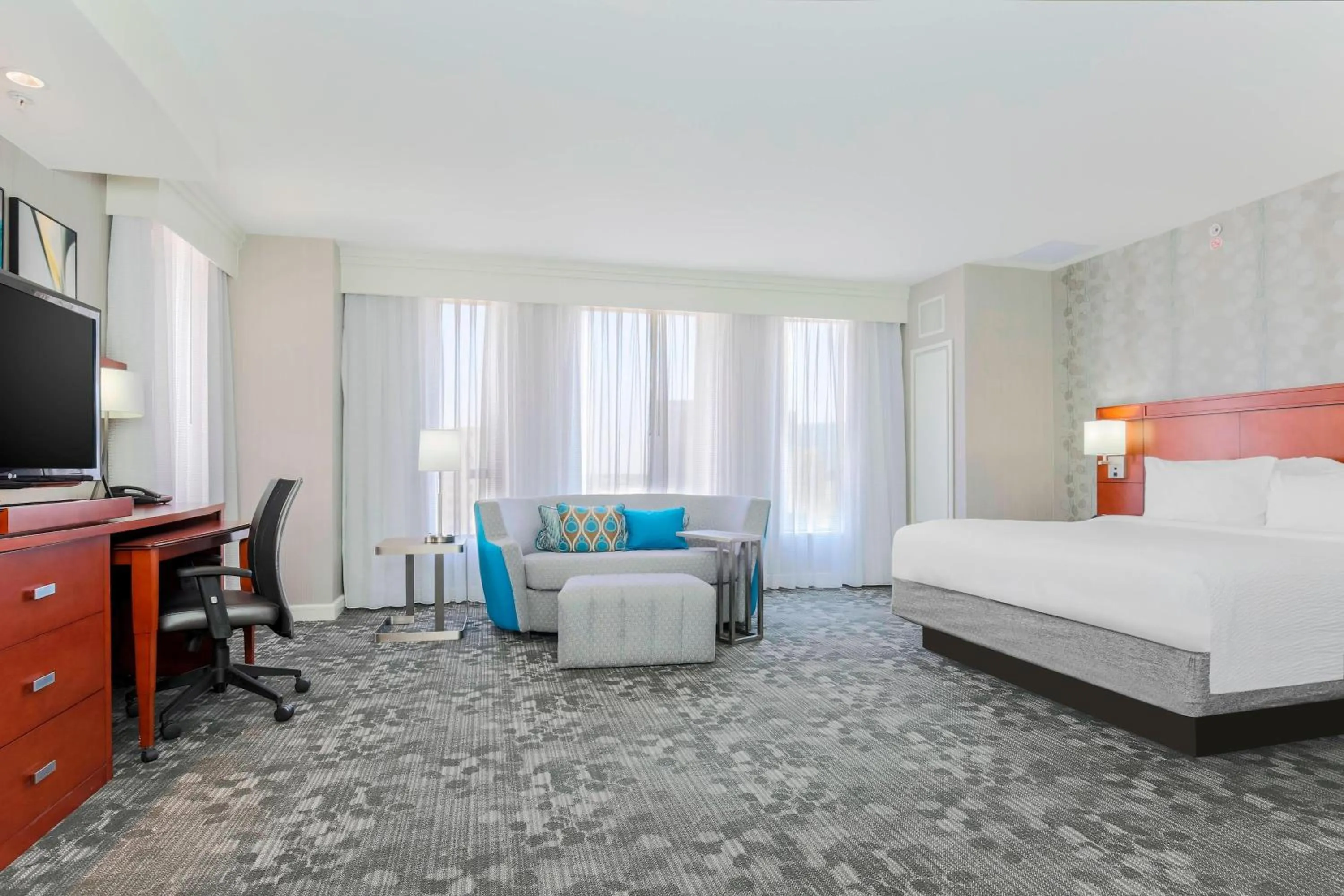 Photo of the whole room, Bed in Courtyard by Marriott Amarillo Downtown