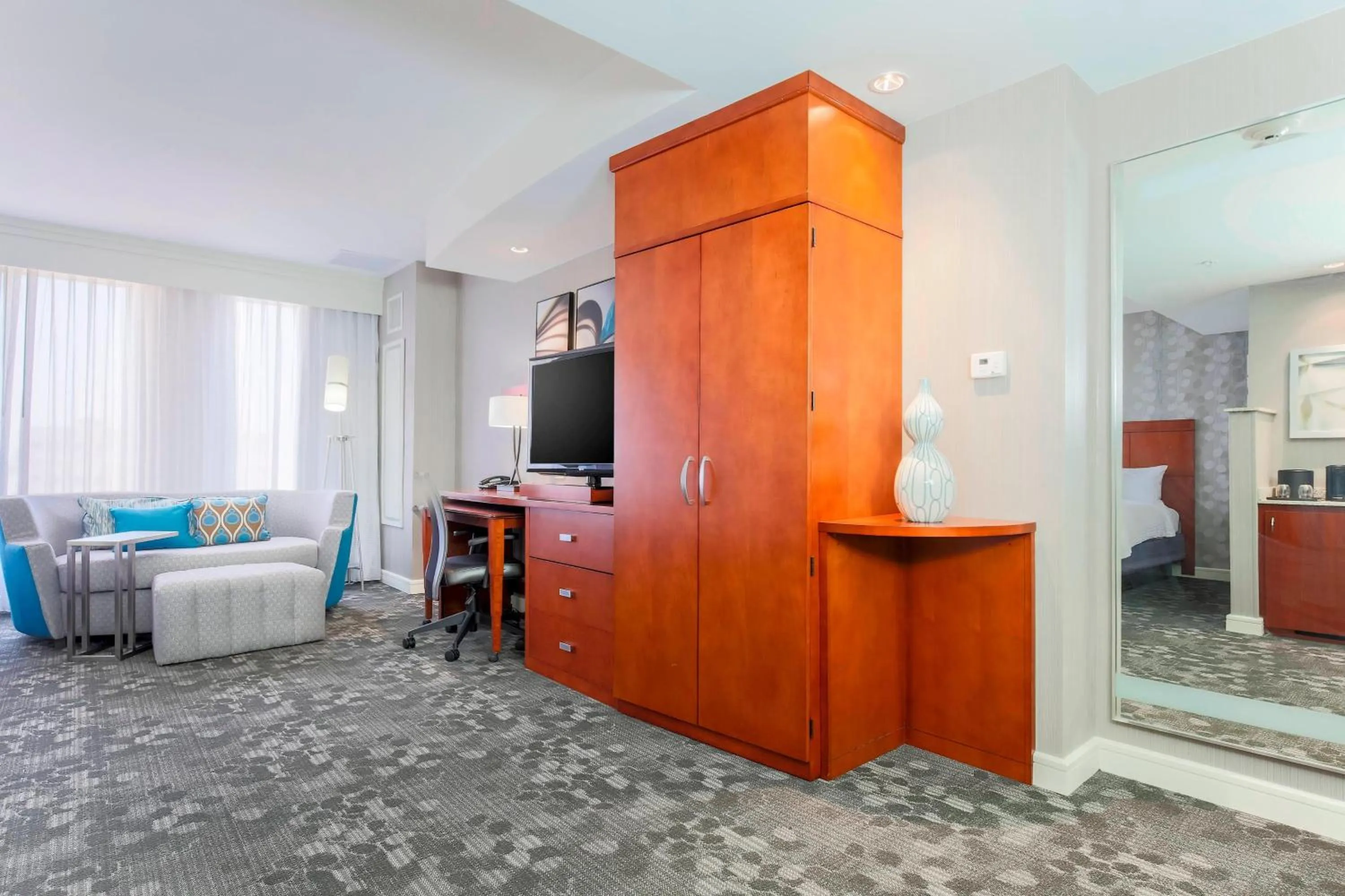 Living room, Bed in Courtyard by Marriott Amarillo Downtown