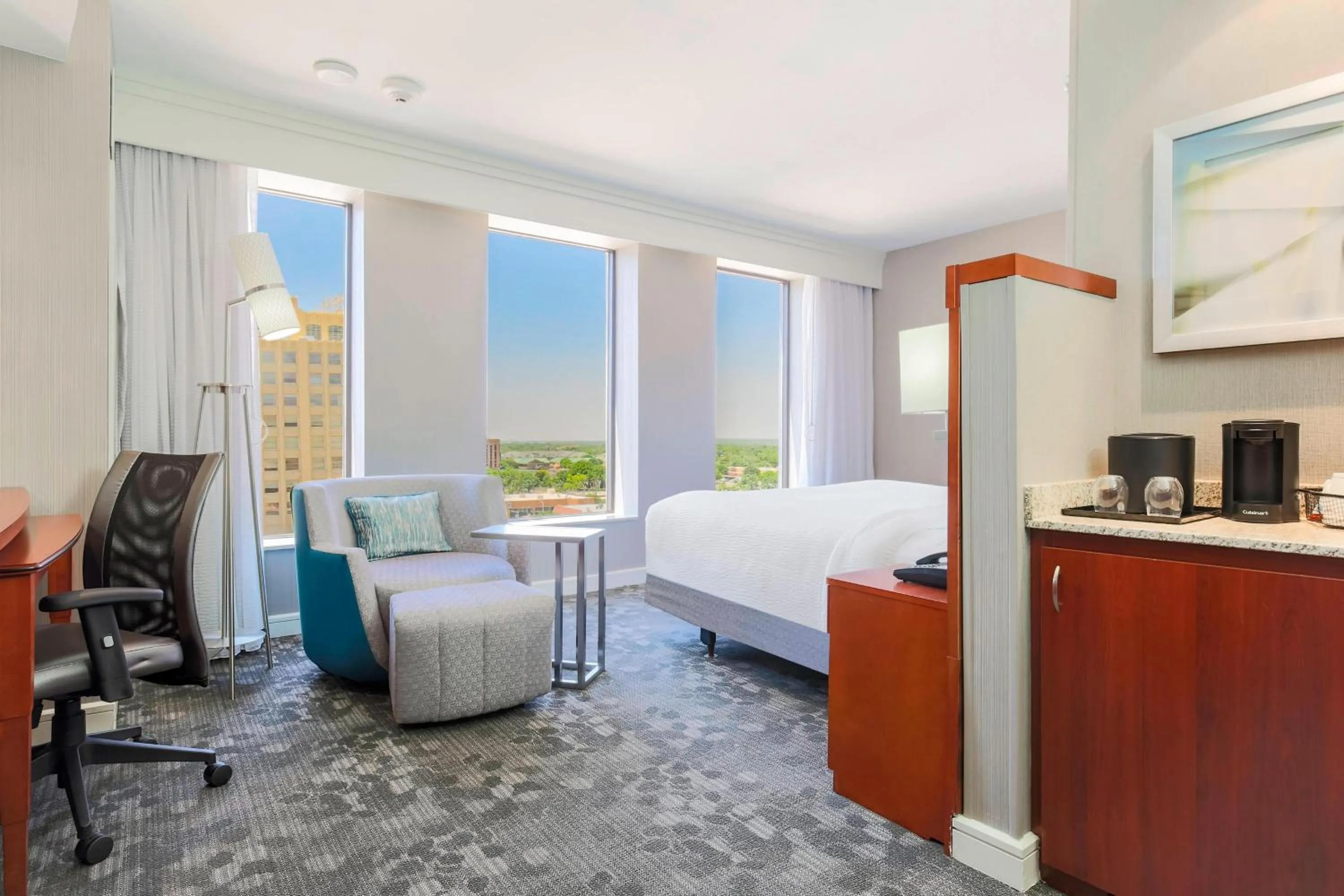 Photo of the whole room, Bed in Courtyard by Marriott Amarillo Downtown
