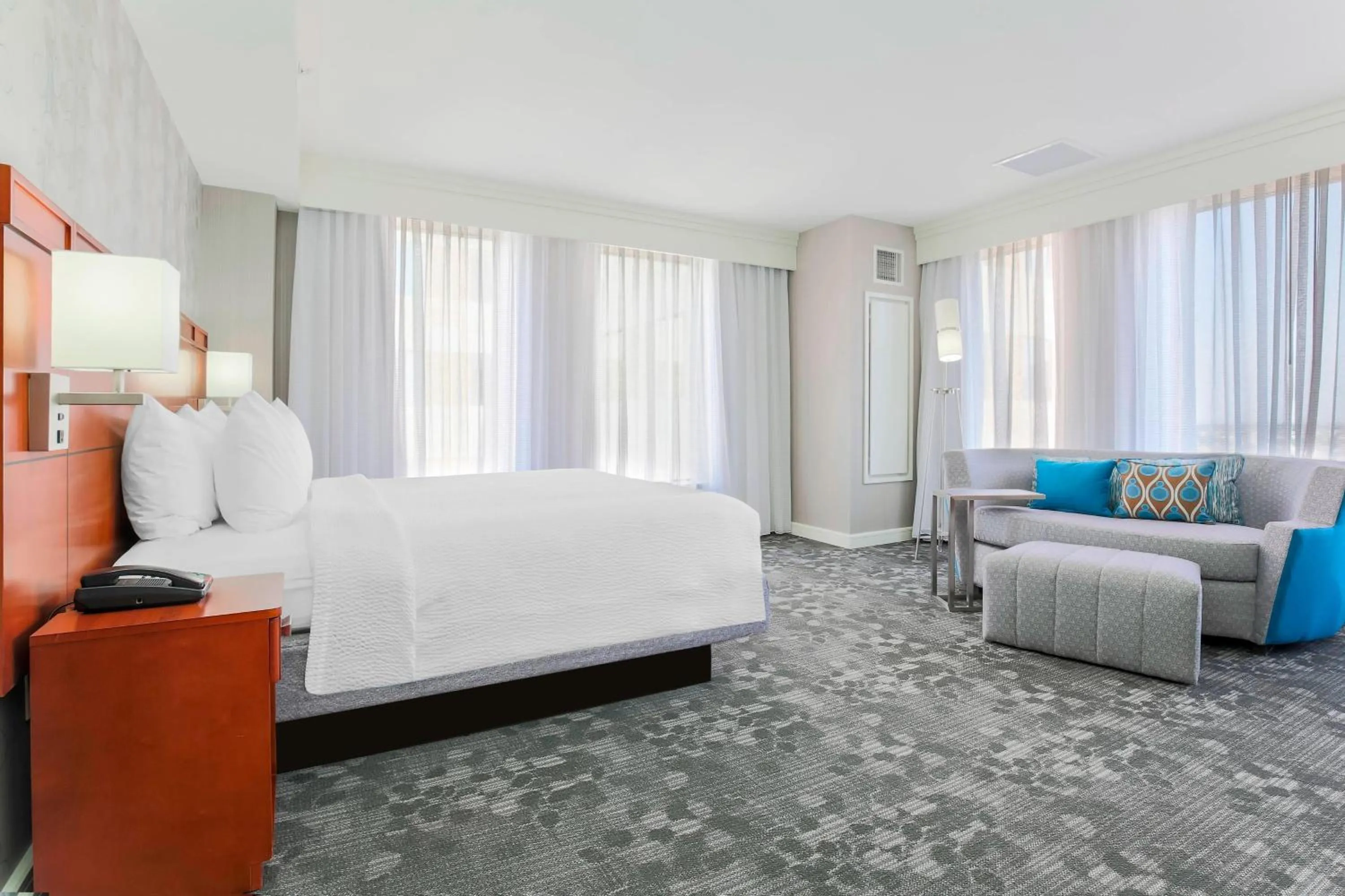 Photo of the whole room, Bed in Courtyard by Marriott Amarillo Downtown