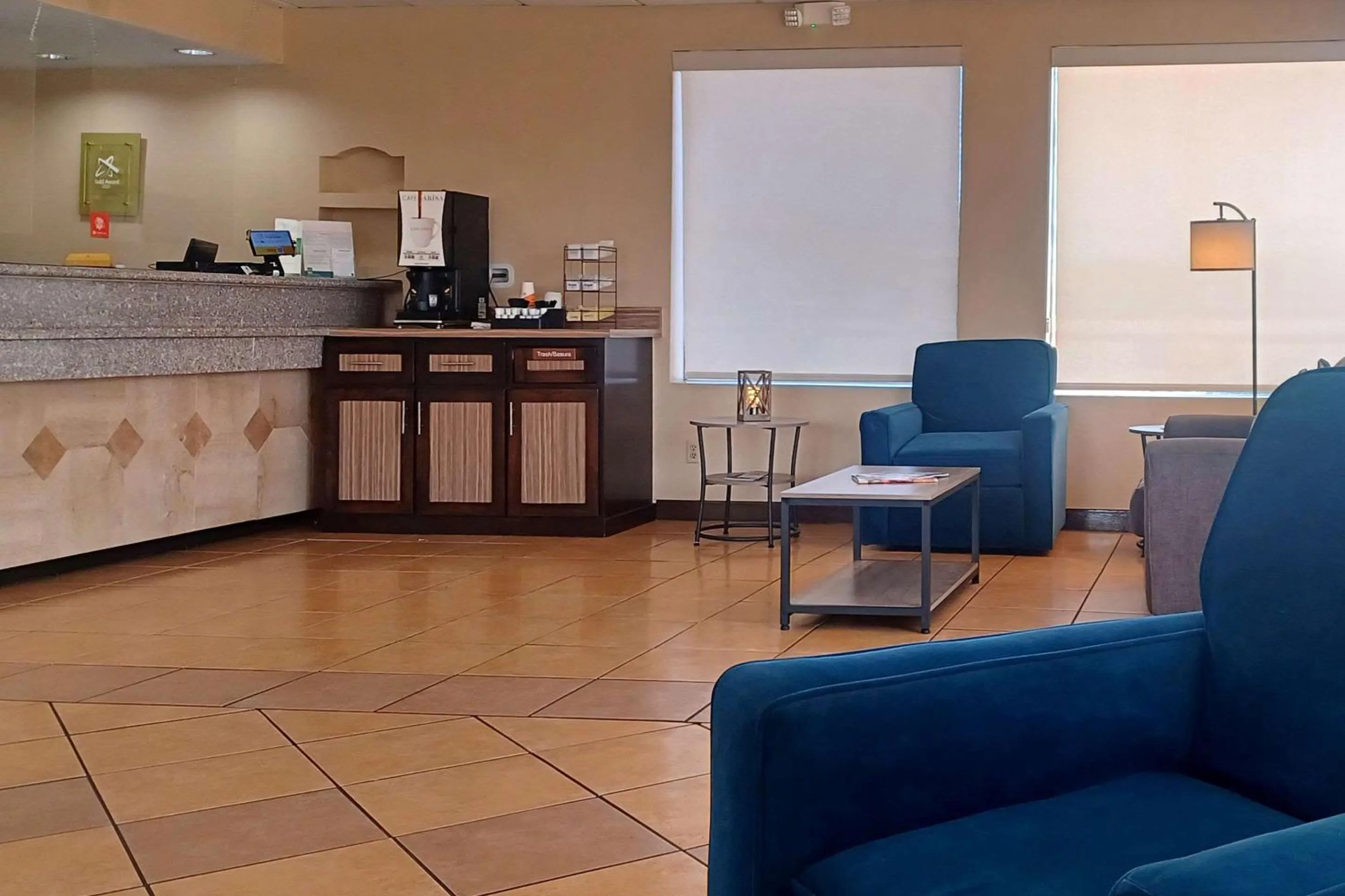 Lobby or reception in Quality Inn & Suites Airport