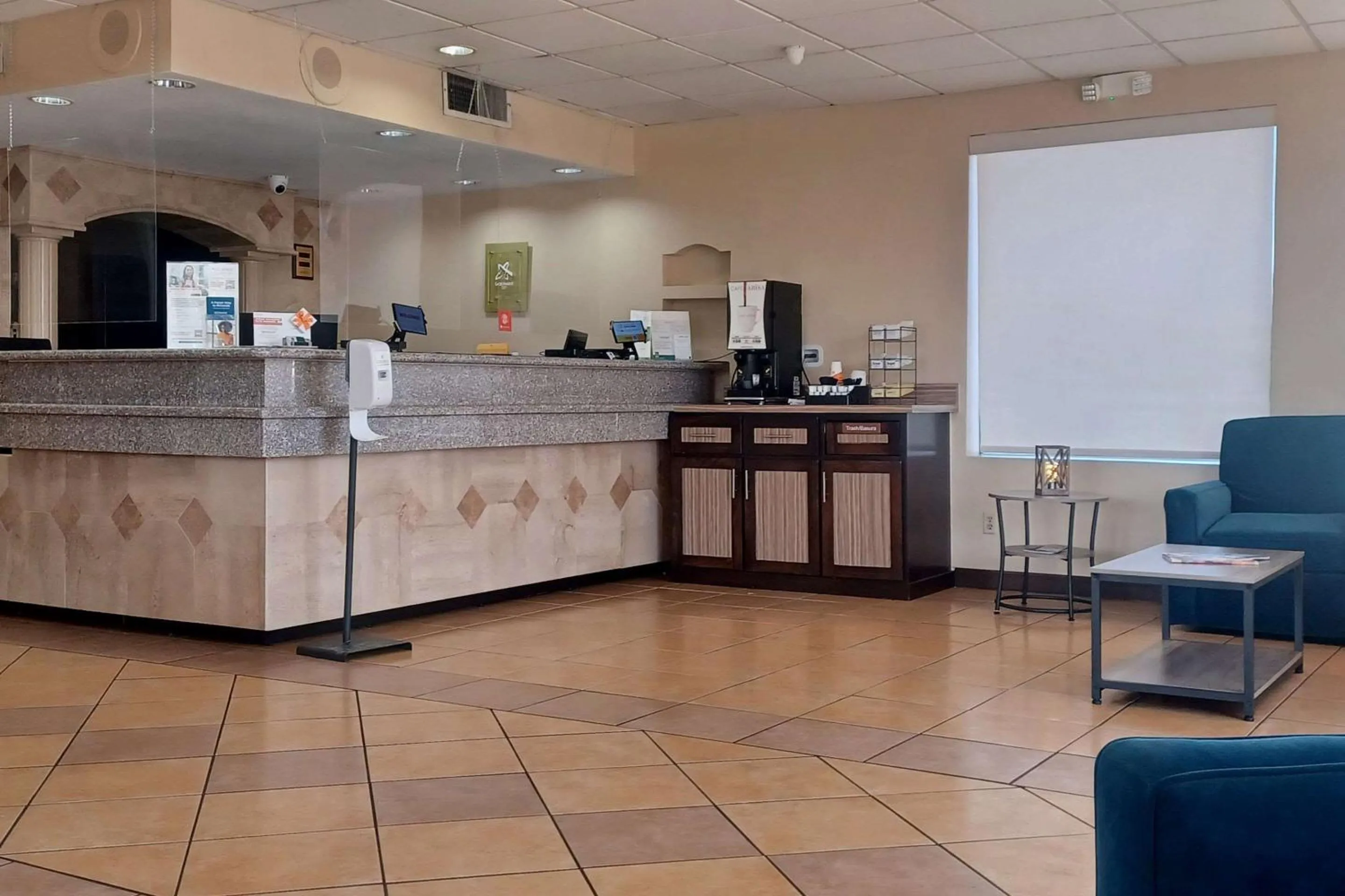 Lobby or reception in Quality Inn & Suites Airport