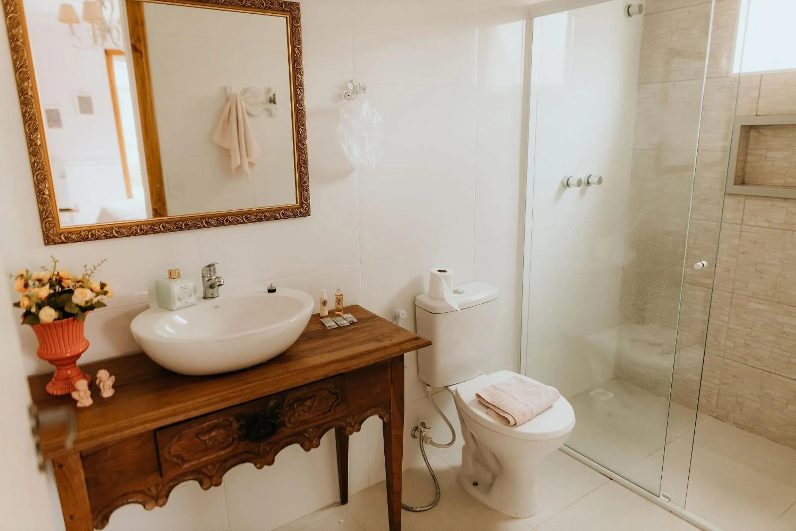 Toilet in Pousada Paty´s Garden