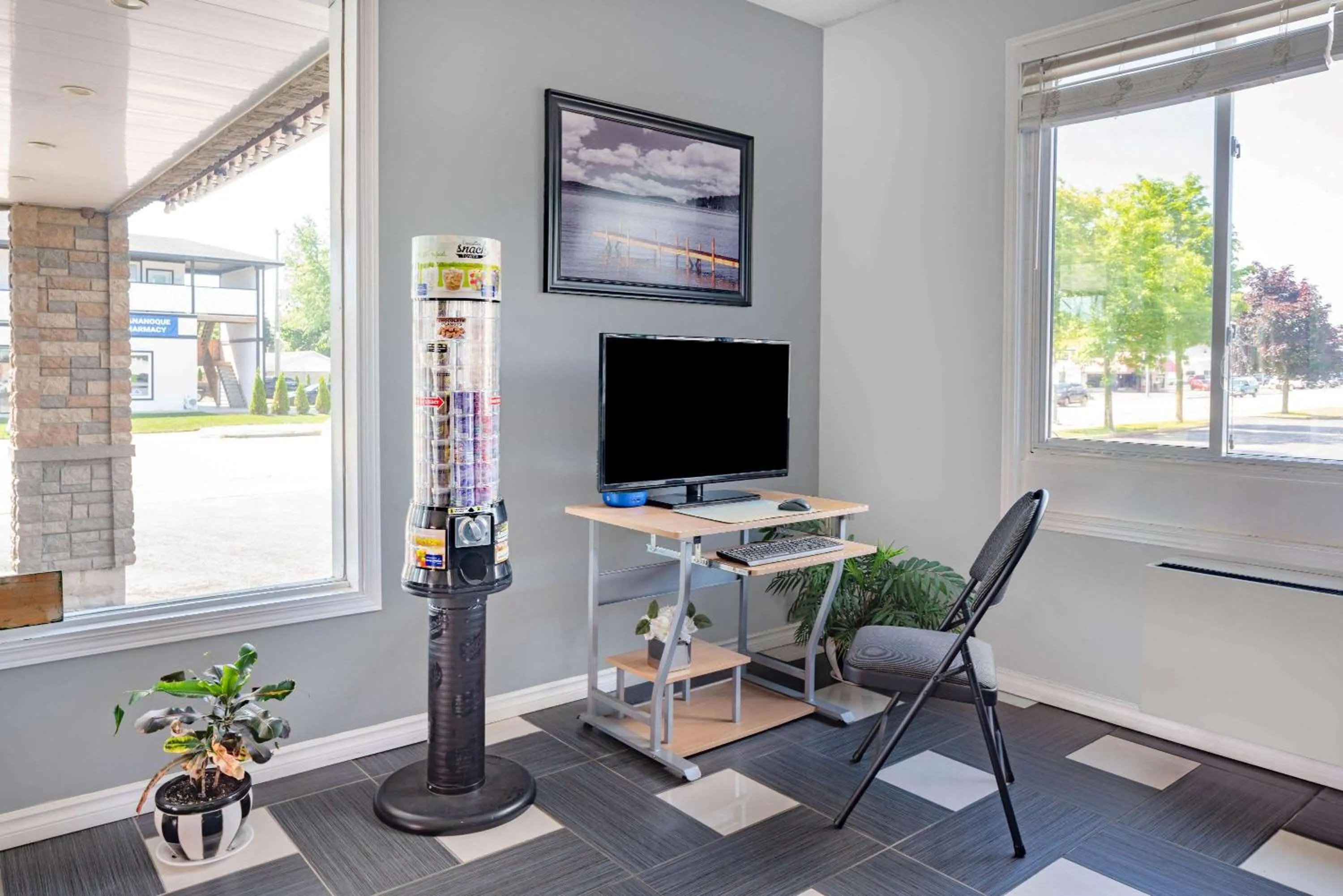 On site in Howard Johnson by Wyndham Gananoque