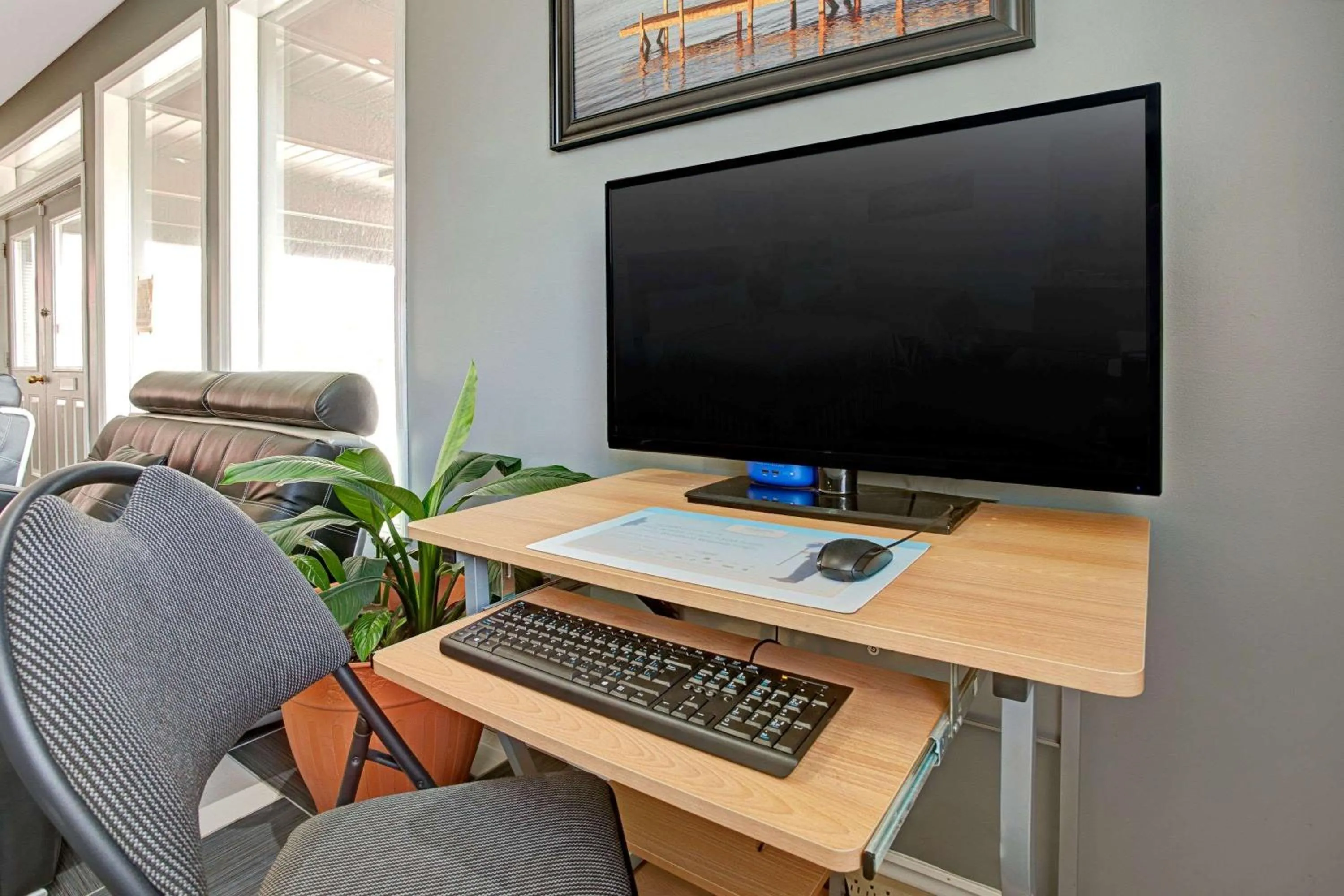 On site in Howard Johnson by Wyndham Gananoque