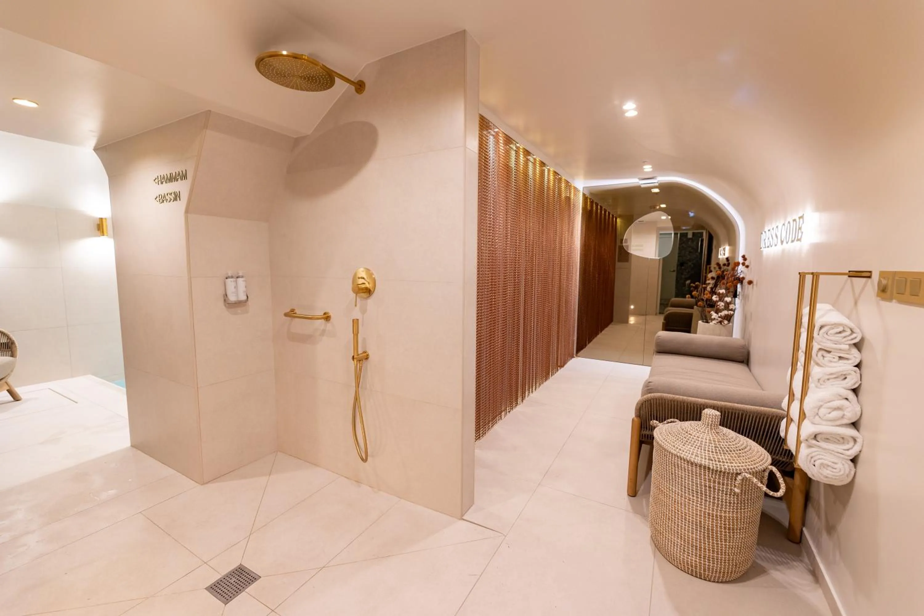 Spa and wellness centre/facilities, Bed in Hôtel Dress Code