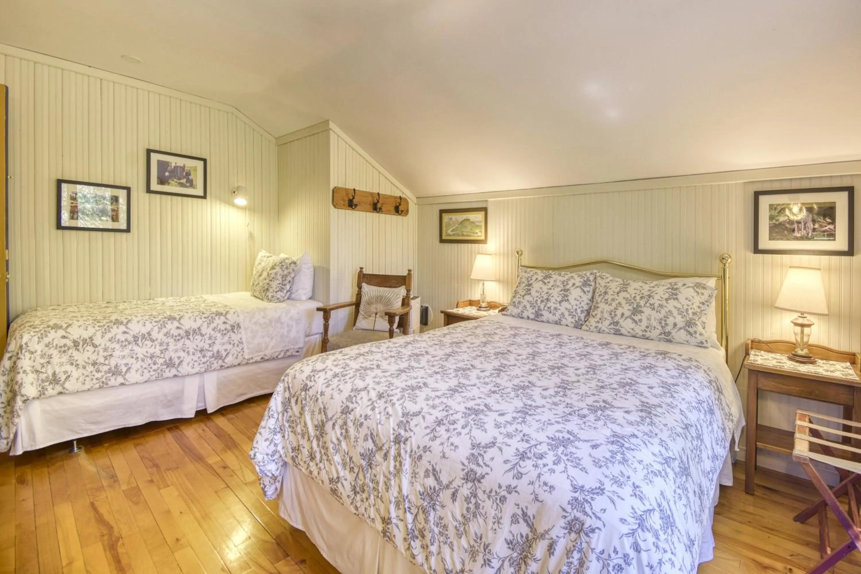 Bed in Auberge Le Lupin-Self Check-in