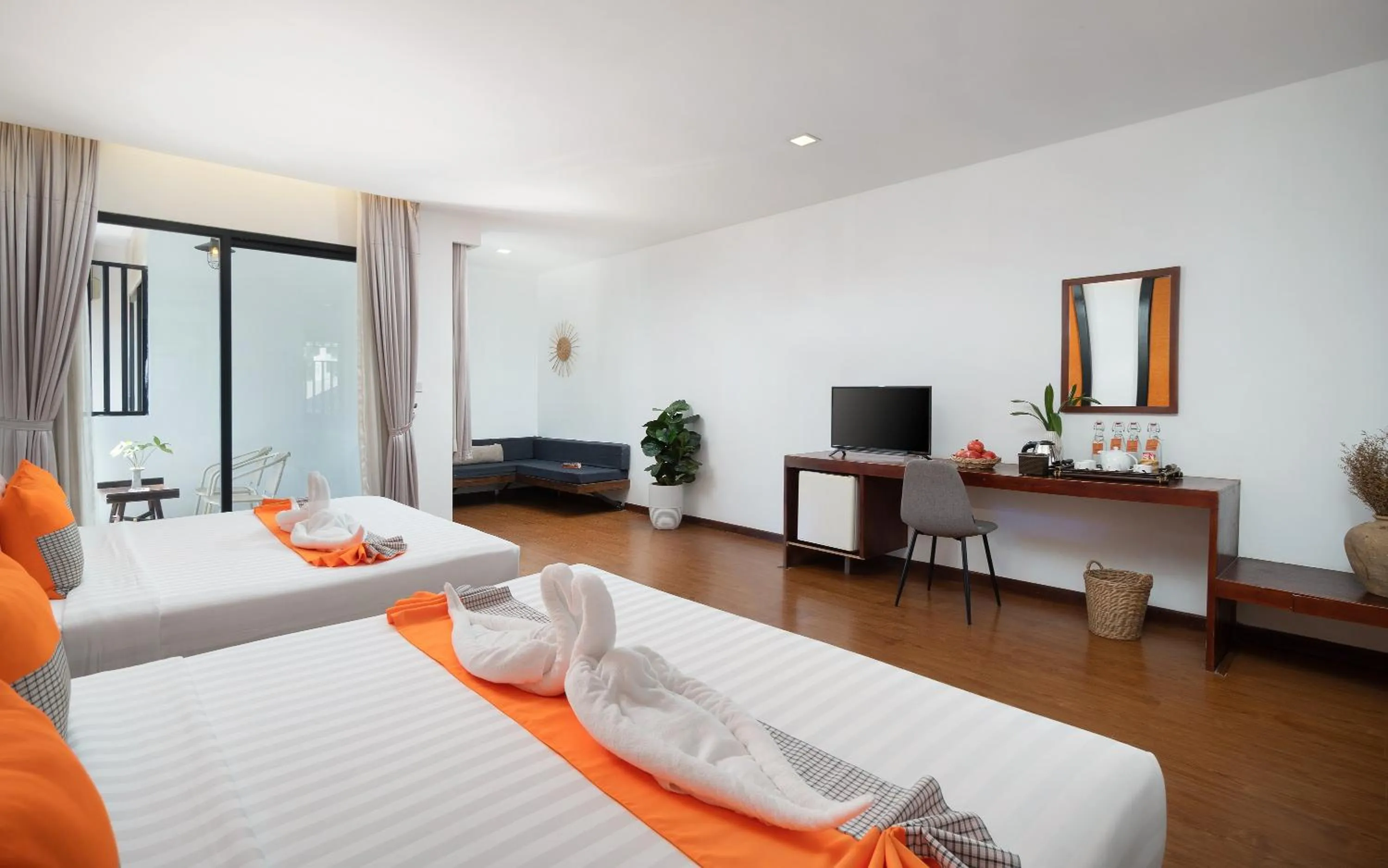 Bed in Central Corner d'Angkor