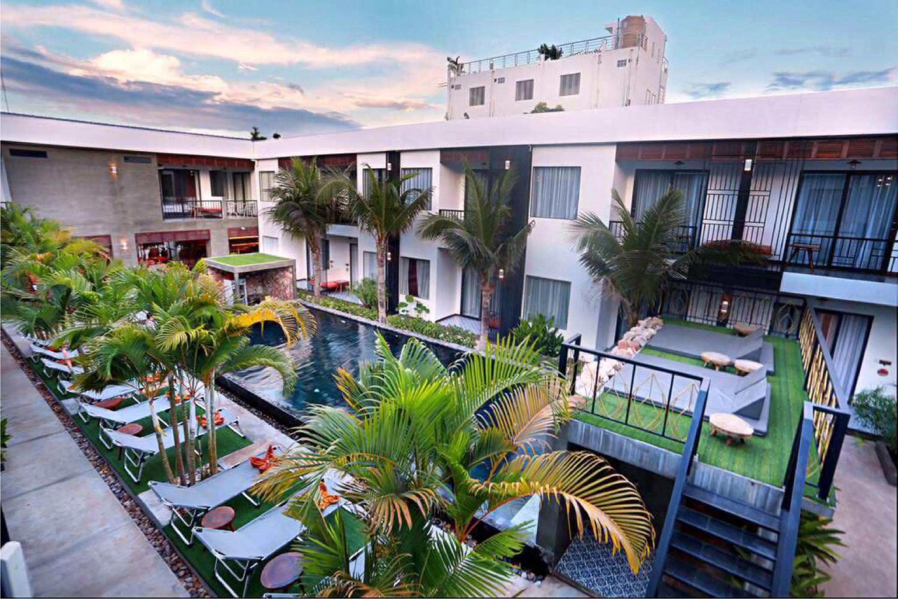 Area and facilities in Central Corner d'Angkor