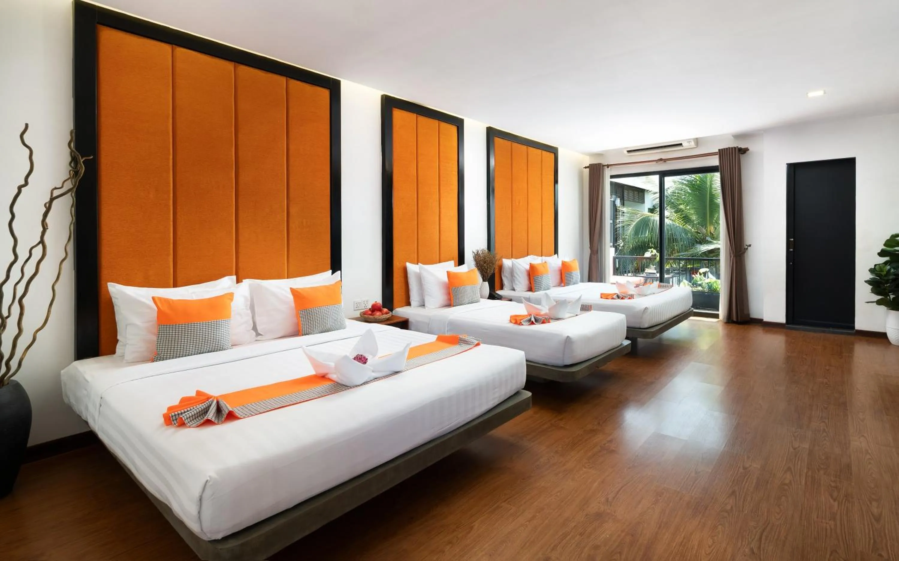 Bed in Central Corner d'Angkor