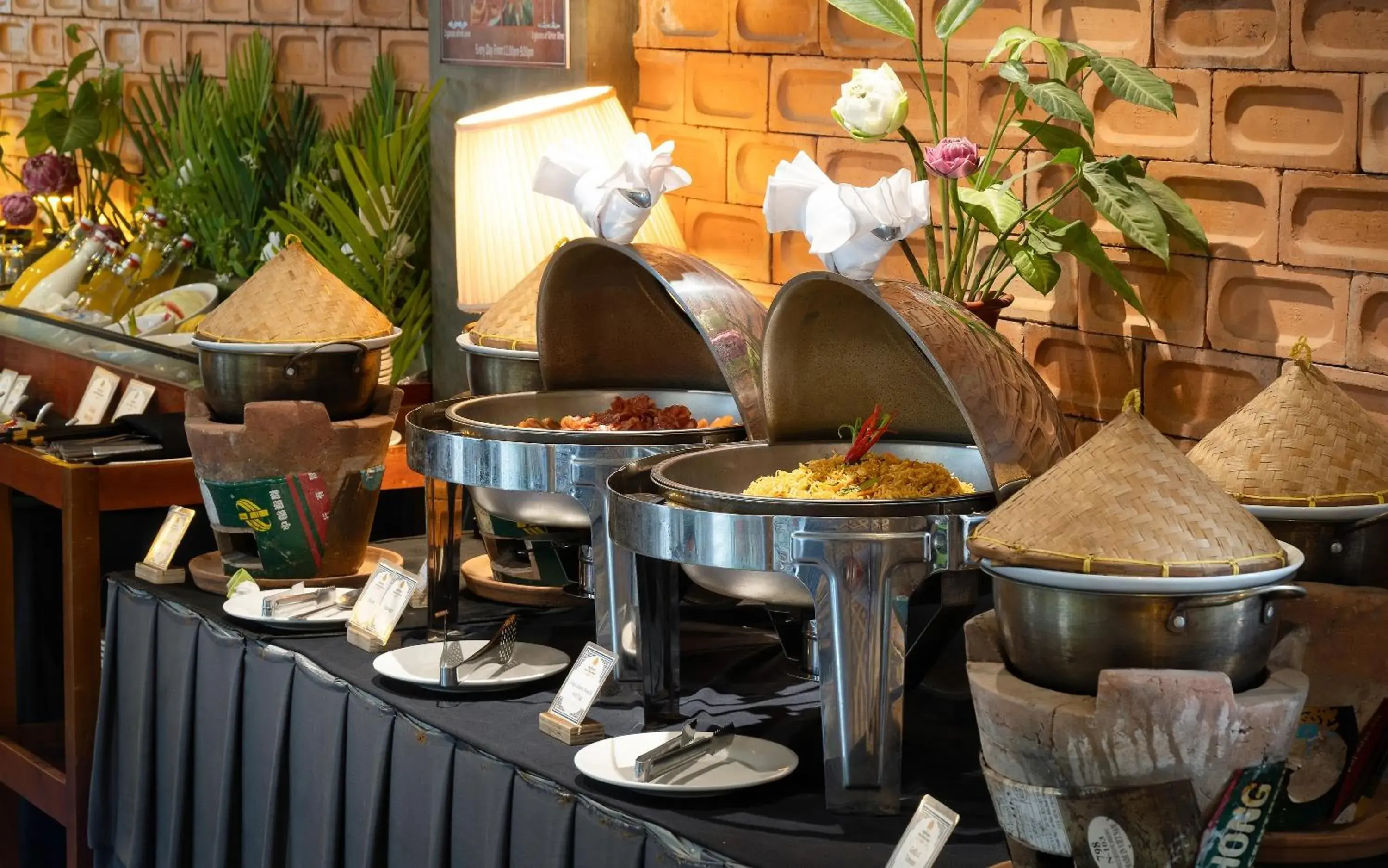 Food and drinks in Central Corner d'Angkor Food and drinks in Central Corner d'Angkor