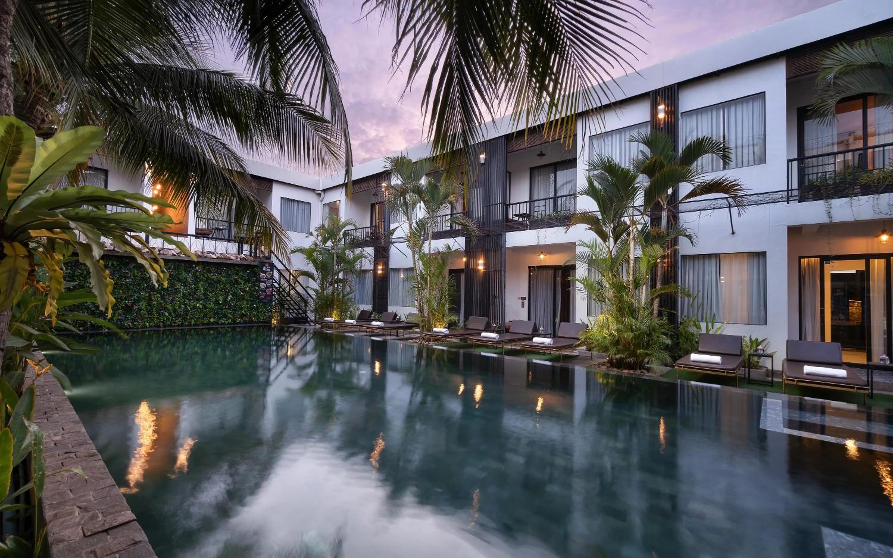 Property building in Central Corner d'Angkor