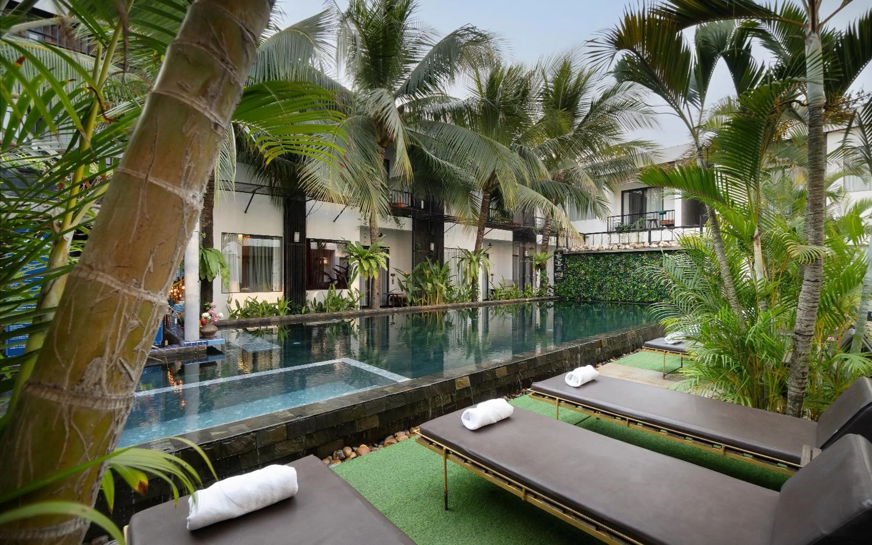 Property building in Central Corner d'Angkor