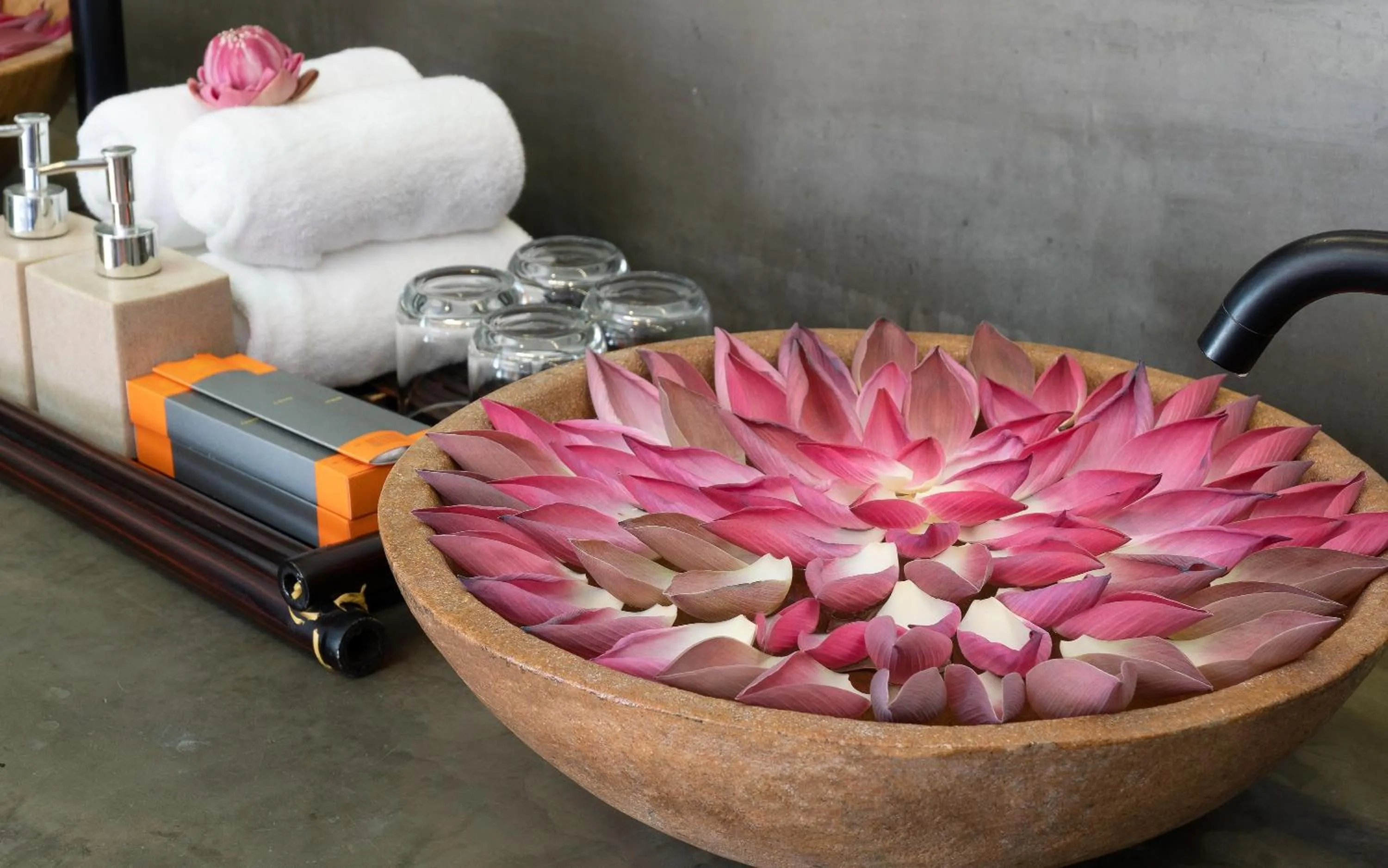 Bathroom in Central Corner d'Angkor