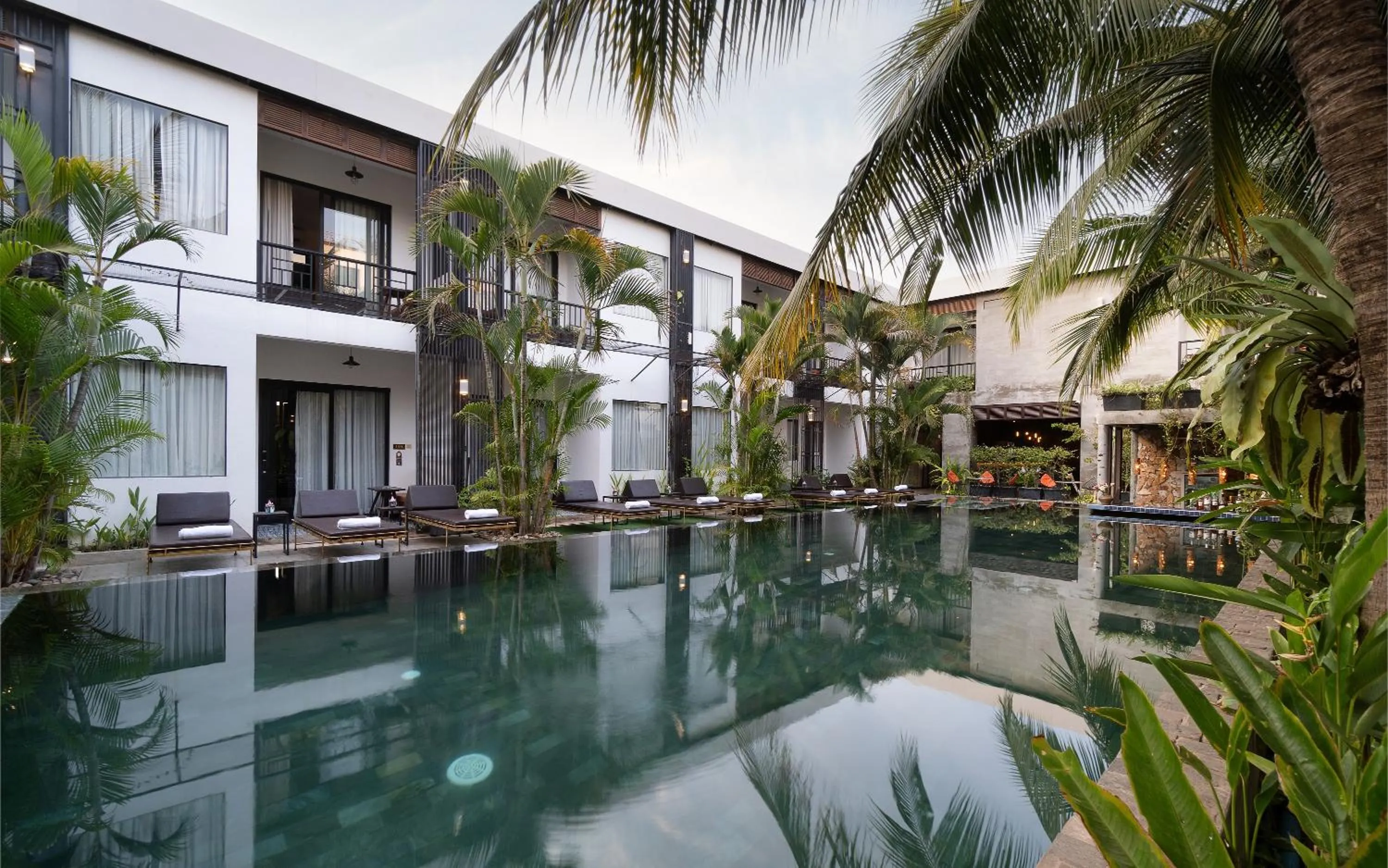 Property building in Central Corner d'Angkor