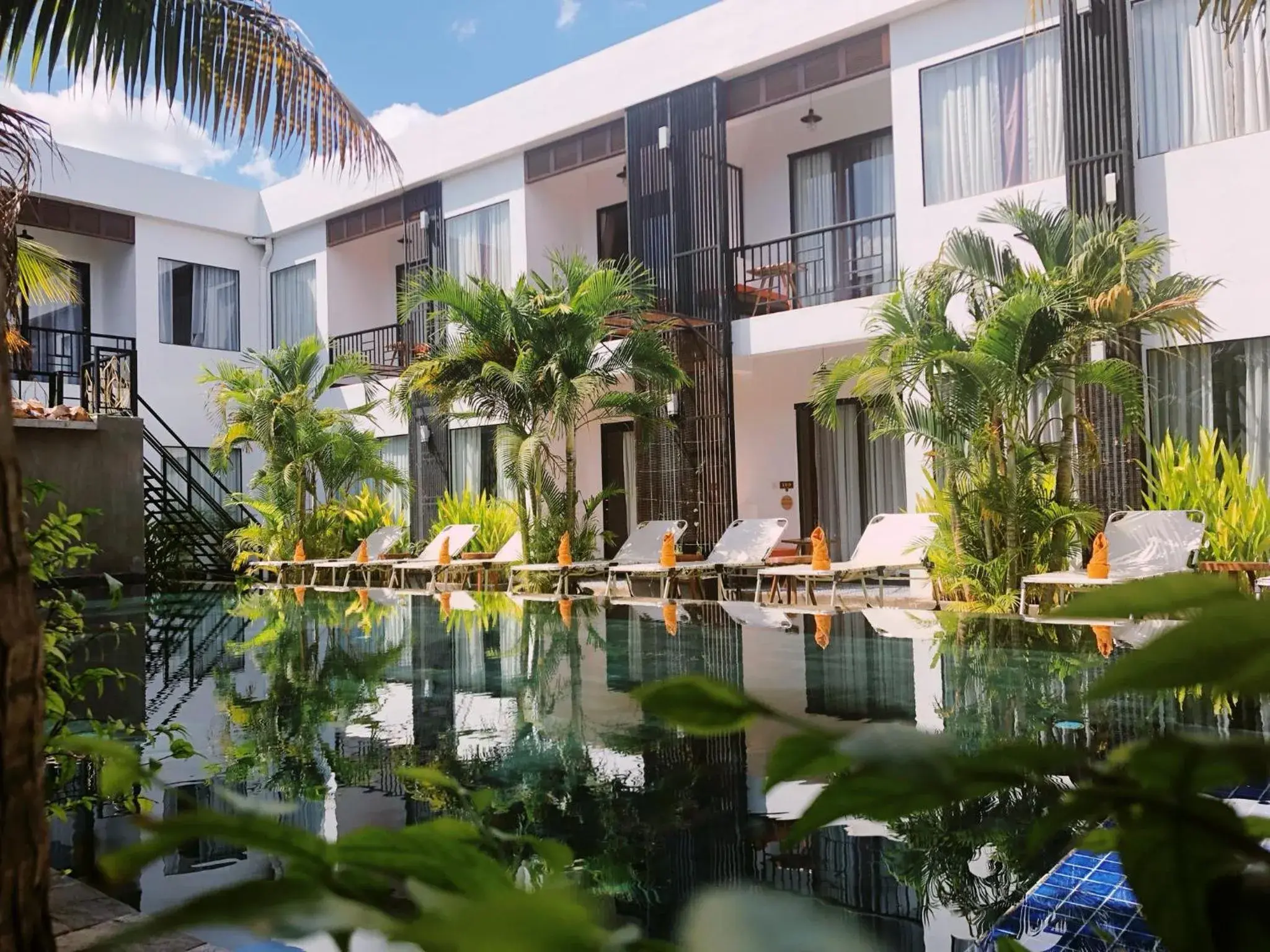 Swimming pool in Central Corner d'Angkor Swimming pool in Central Corner d'Angkor