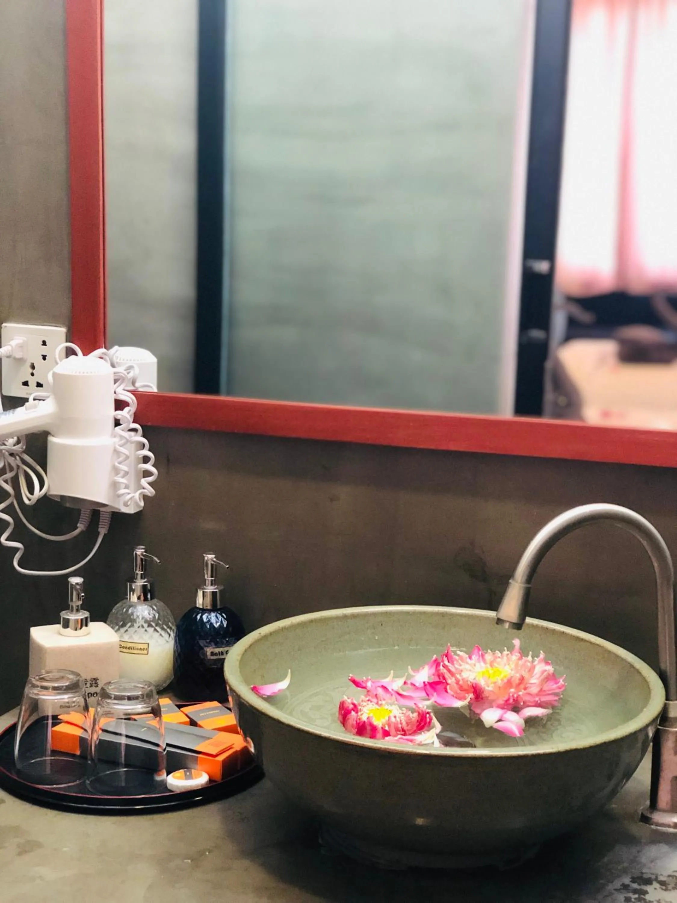 Bathroom in Central Corner d'Angkor