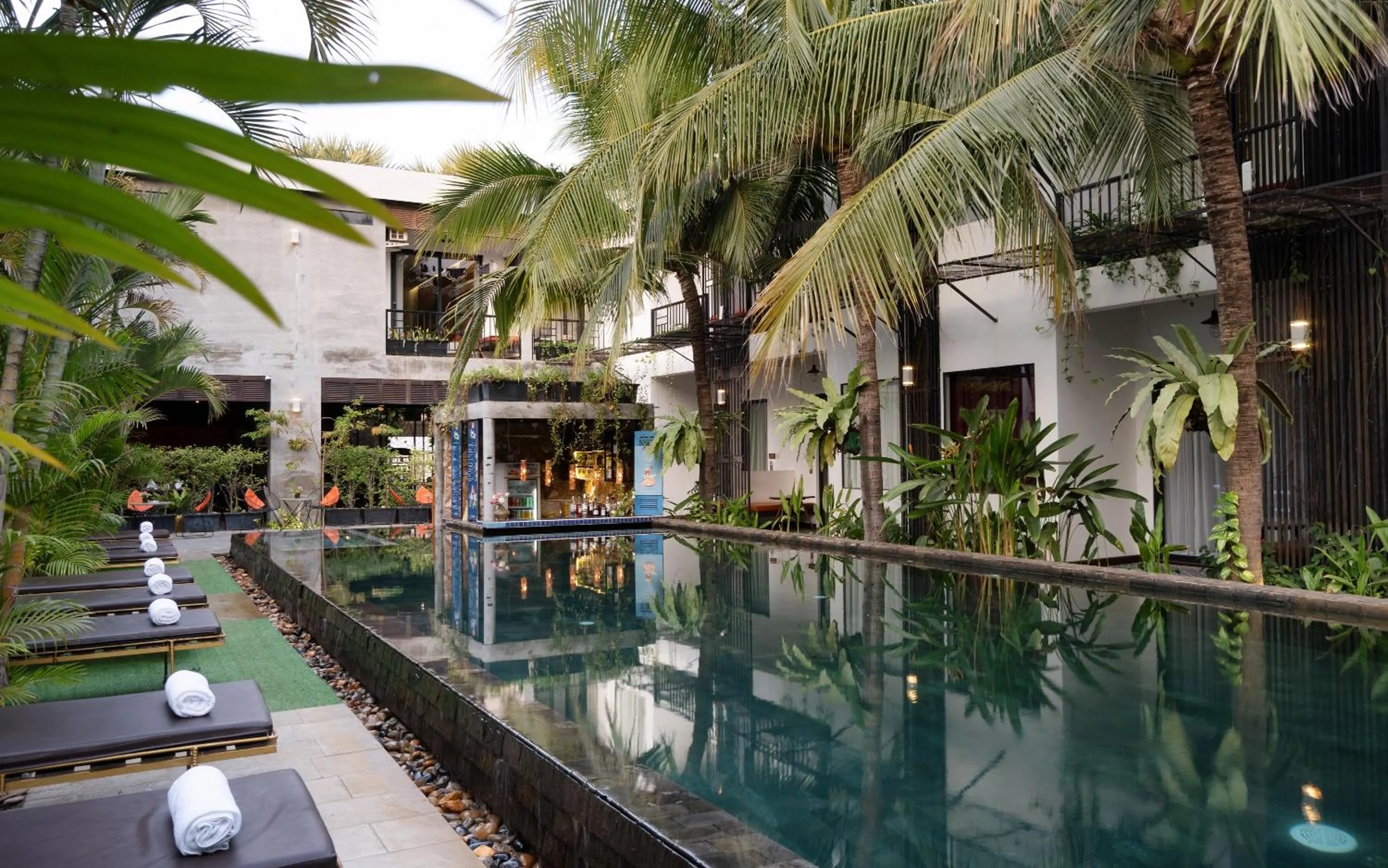 Property building in Central Corner d'Angkor