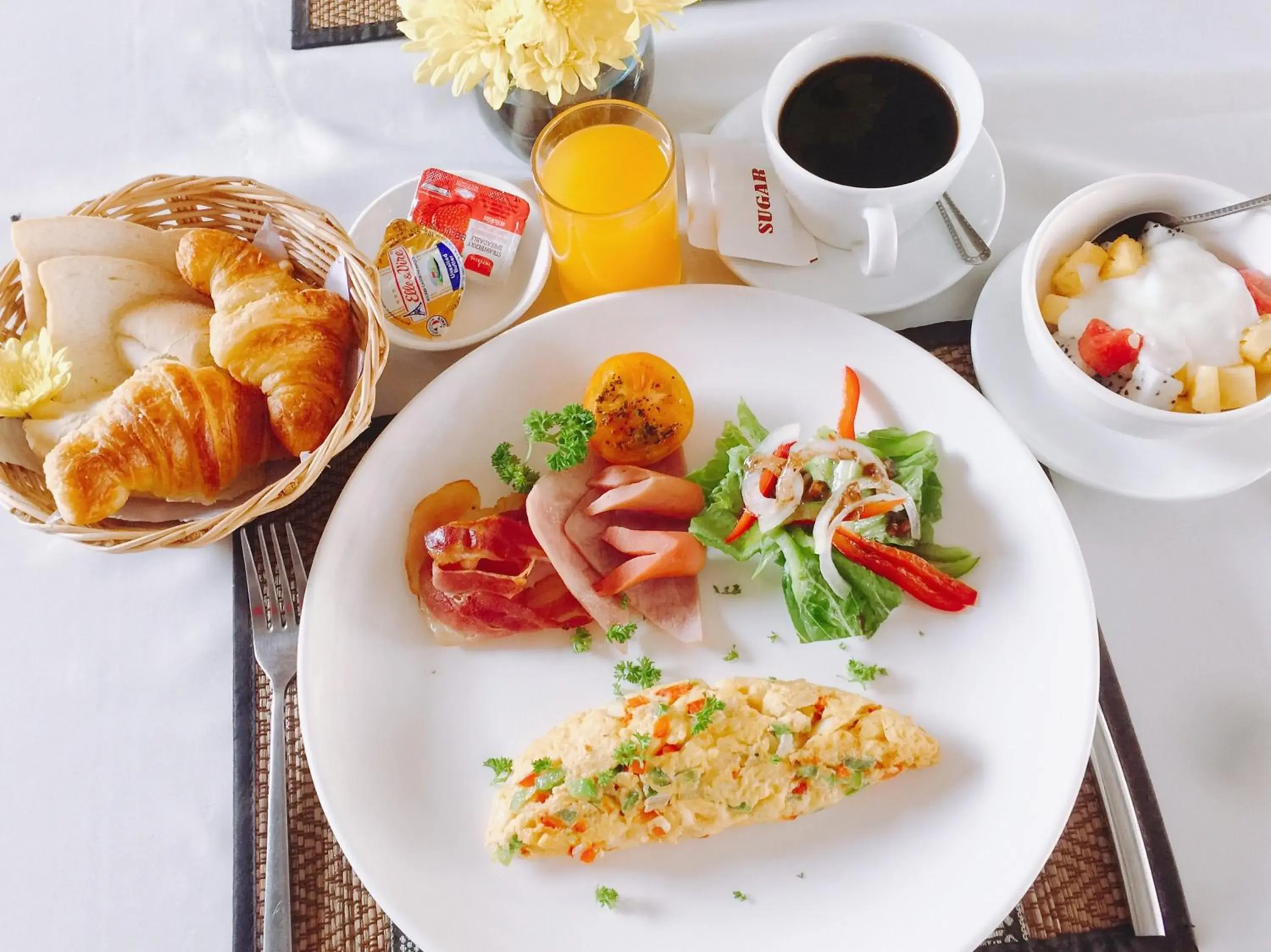 Breakfast in Central Corner d'Angkor Breakfast in Central Corner d'Angkor