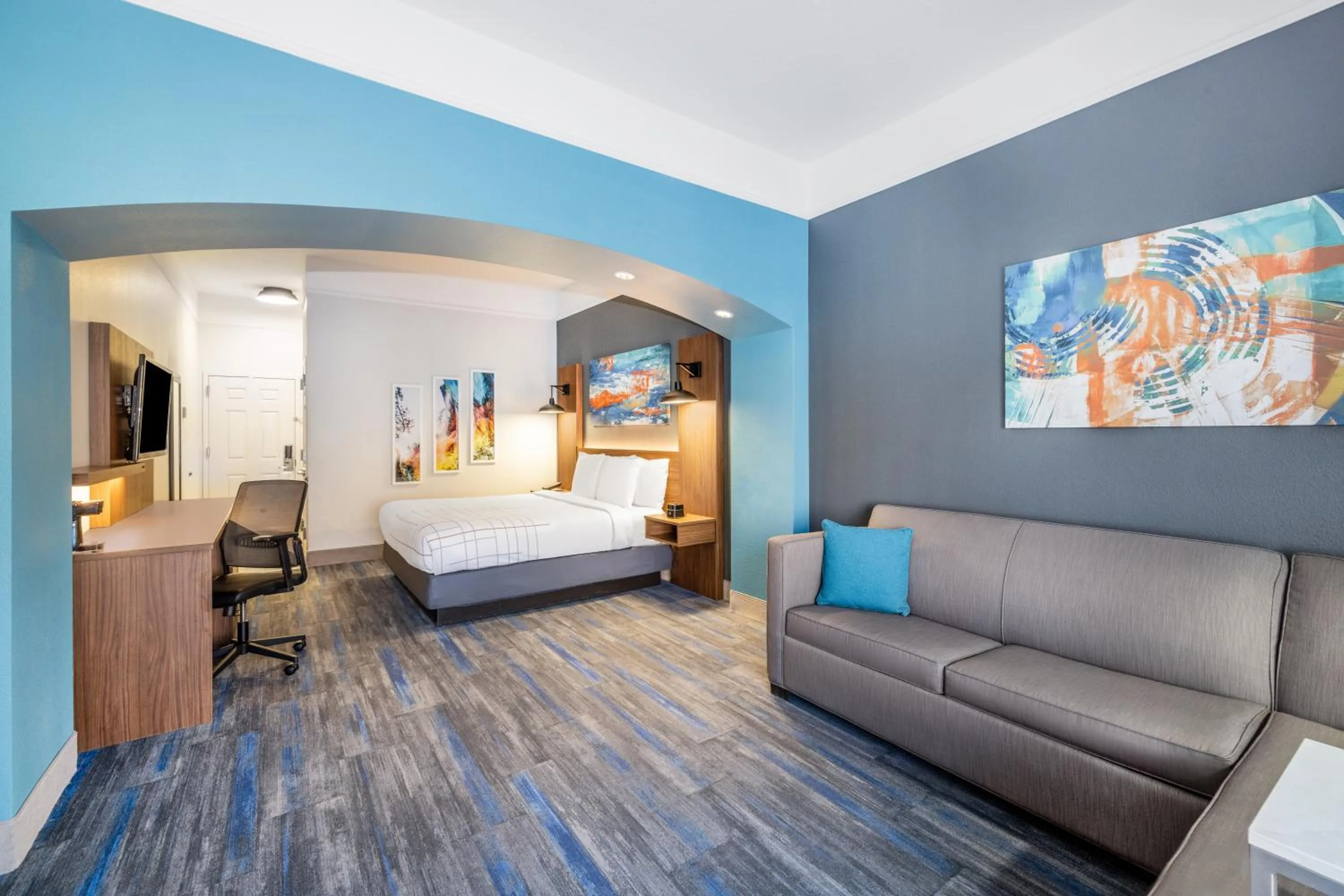 Photo of the whole room, Bed in La Quinta by Wyndham St. George