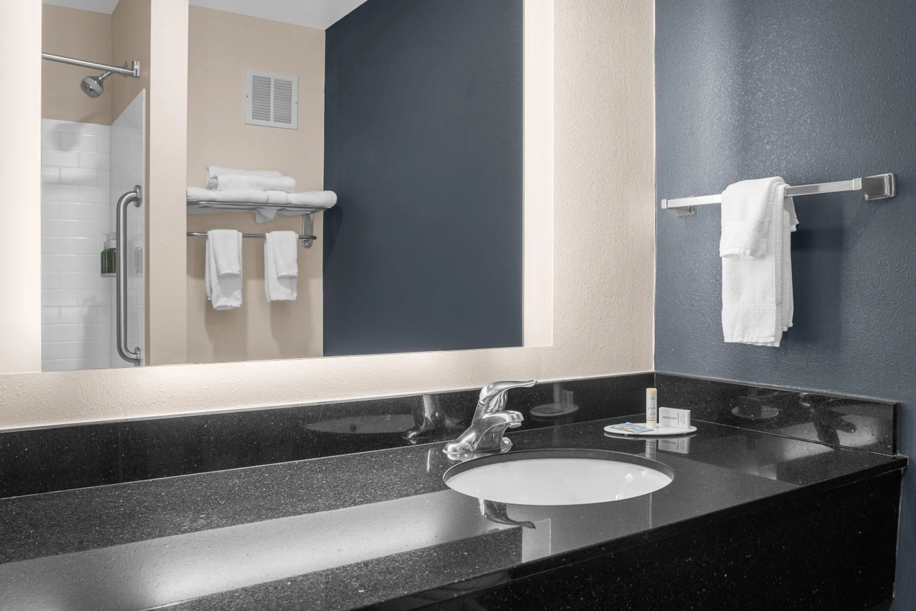 Bathroom in Fairfield by Marriott Inn & Suites Columbus Hilliard