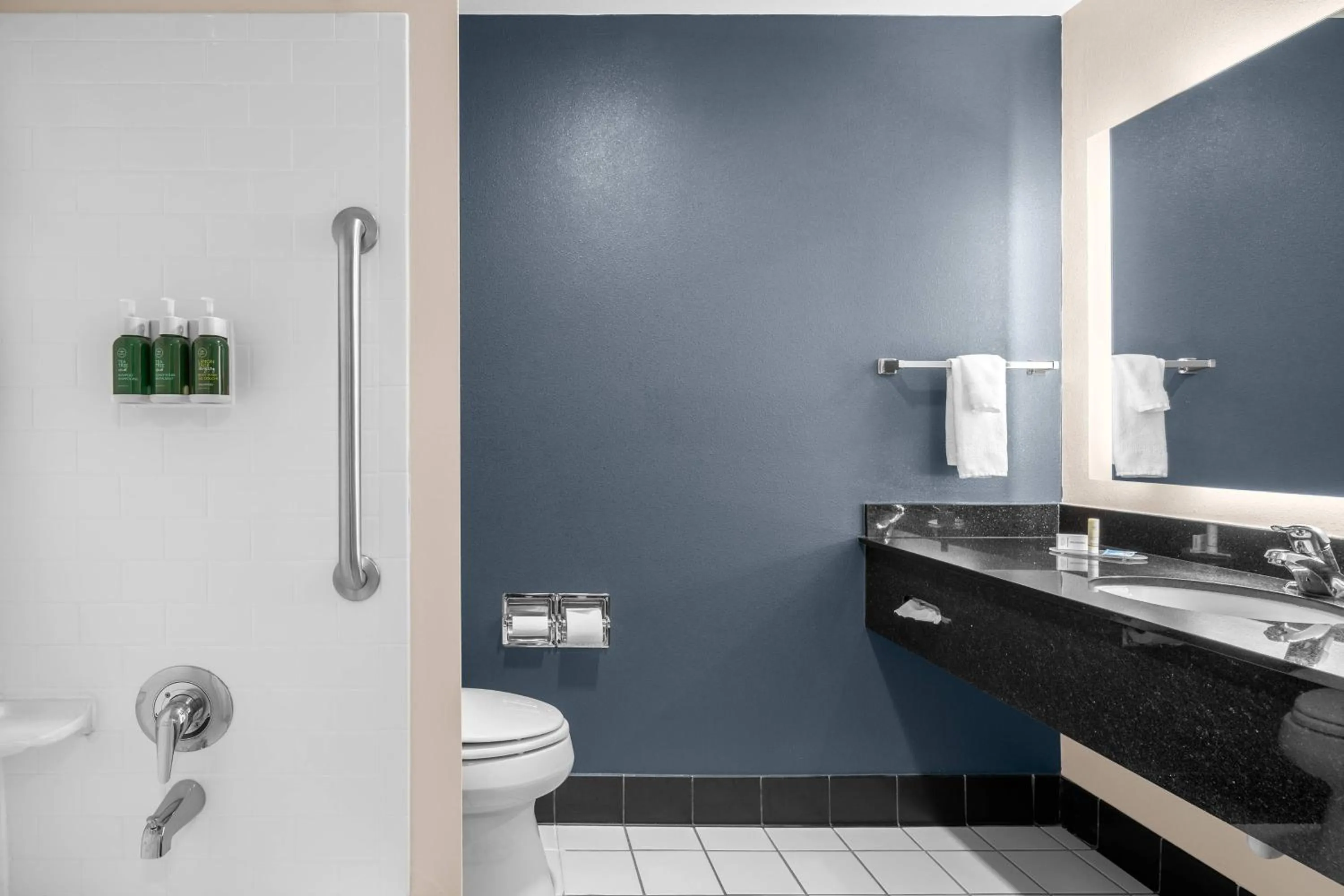 Bathroom in Fairfield by Marriott Inn & Suites Columbus Hilliard