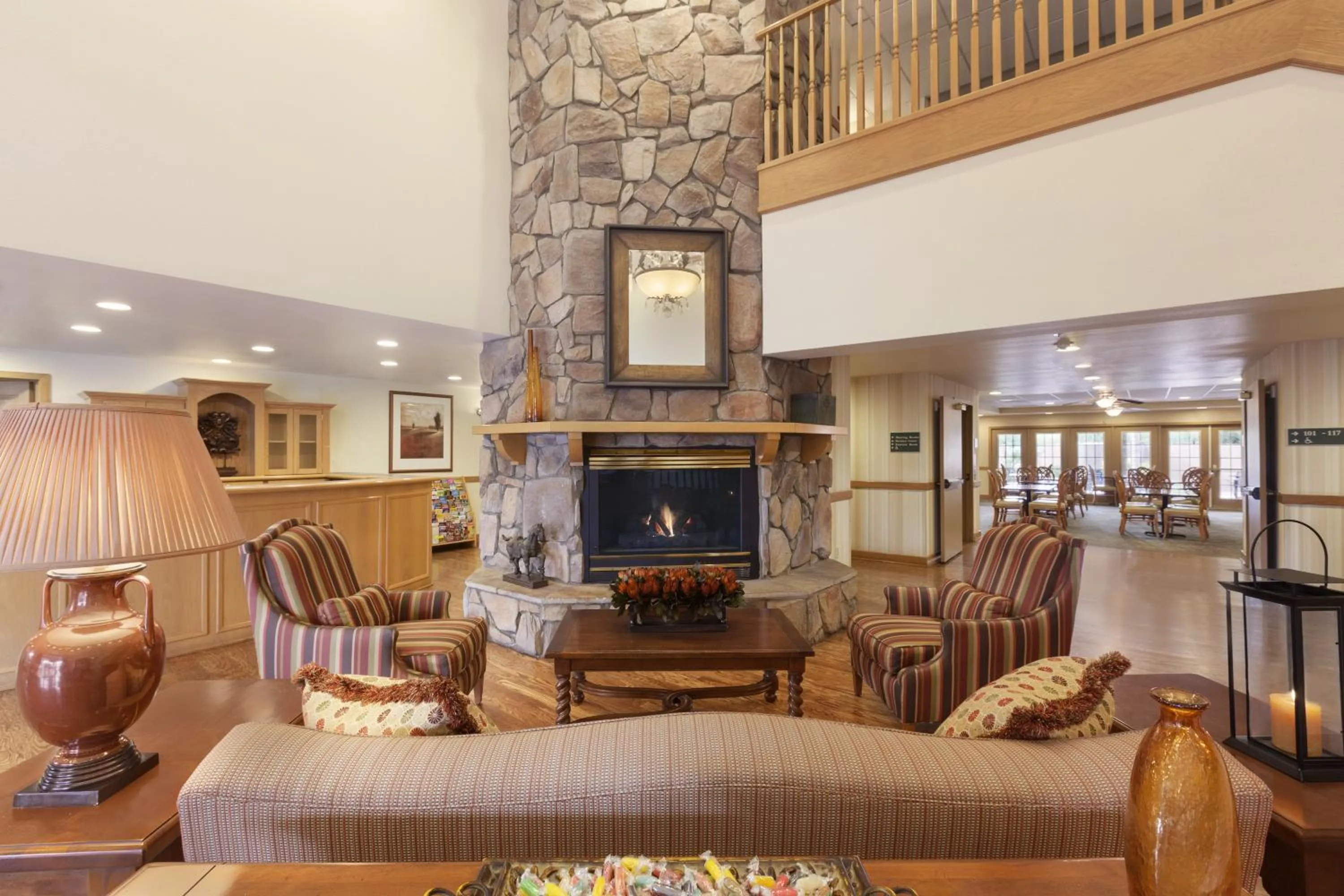 Lobby or reception in Country Inn & Suites by Radisson, Mesa, AZ